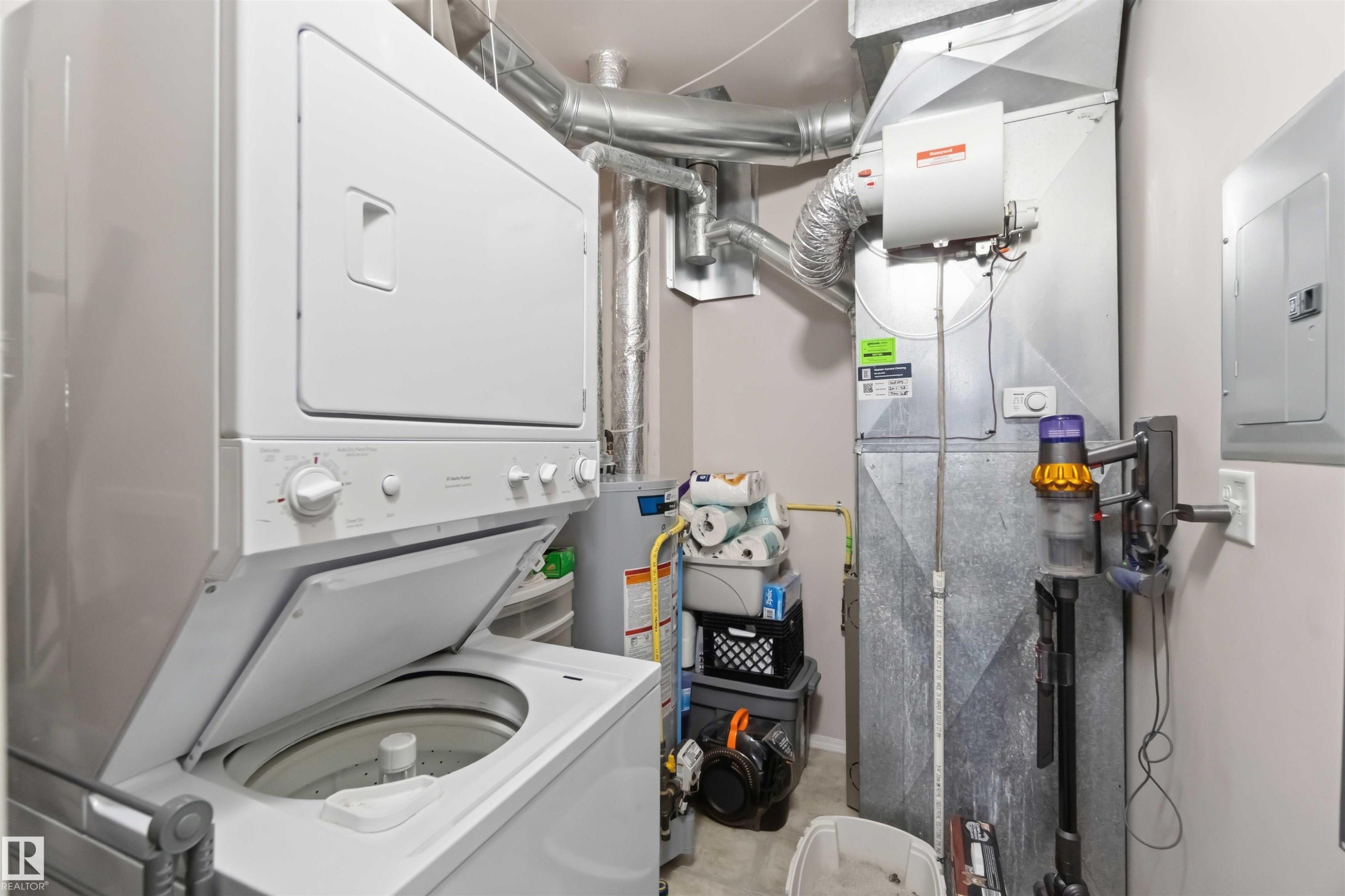 11 1179 Summerside Drive, Edmonton, AB - Indoor Photo Showing Laundry Room