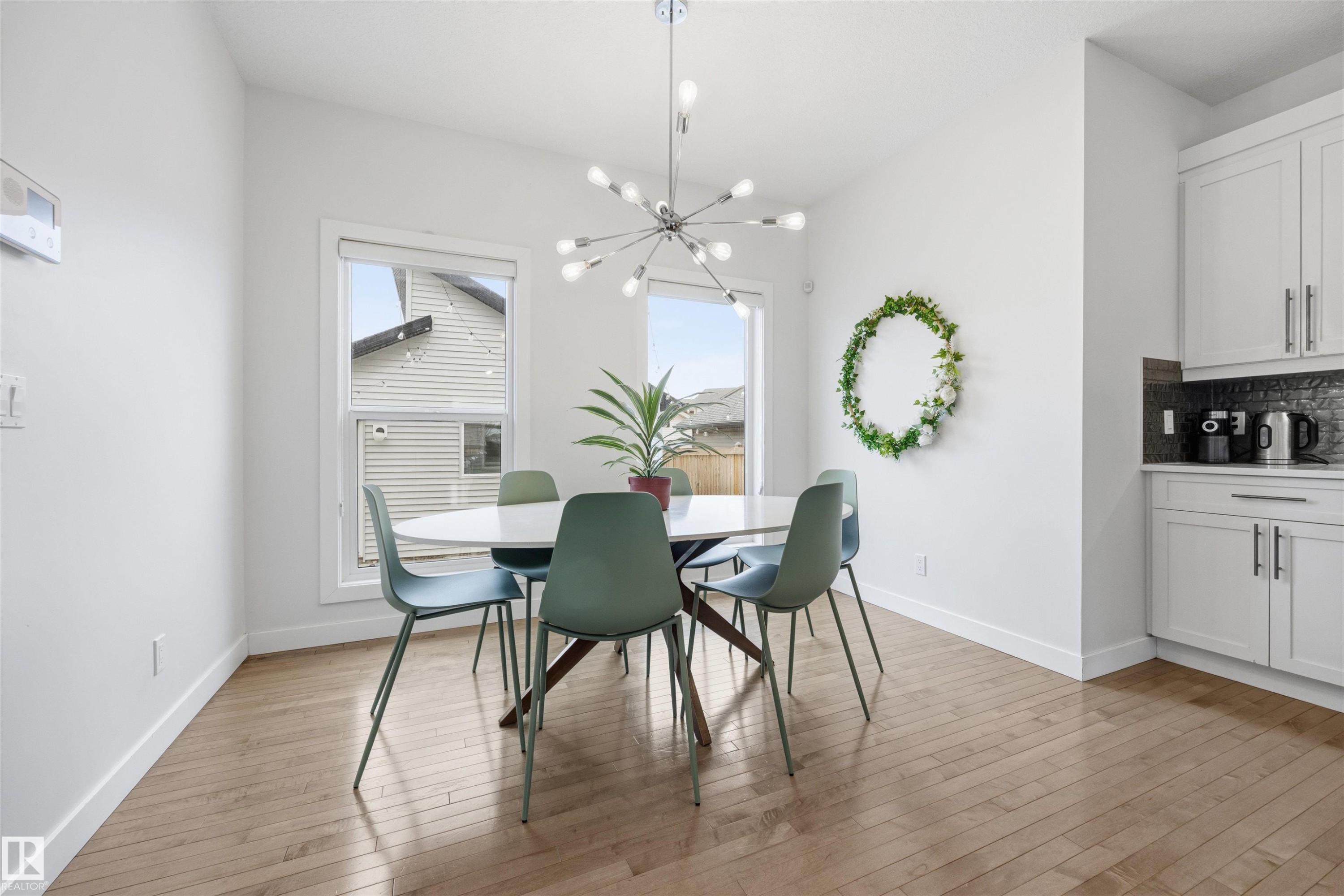 7123 Cardinal Way, Edmonton, AB - Indoor Photo Showing Dining Room