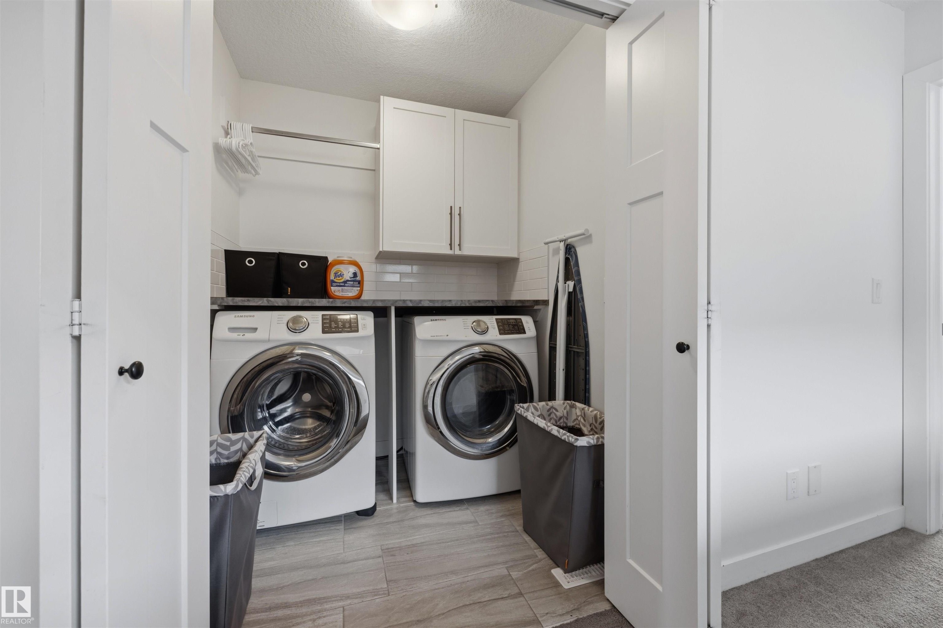 7123 Cardinal Way, Edmonton, AB - Indoor Photo Showing Laundry Room