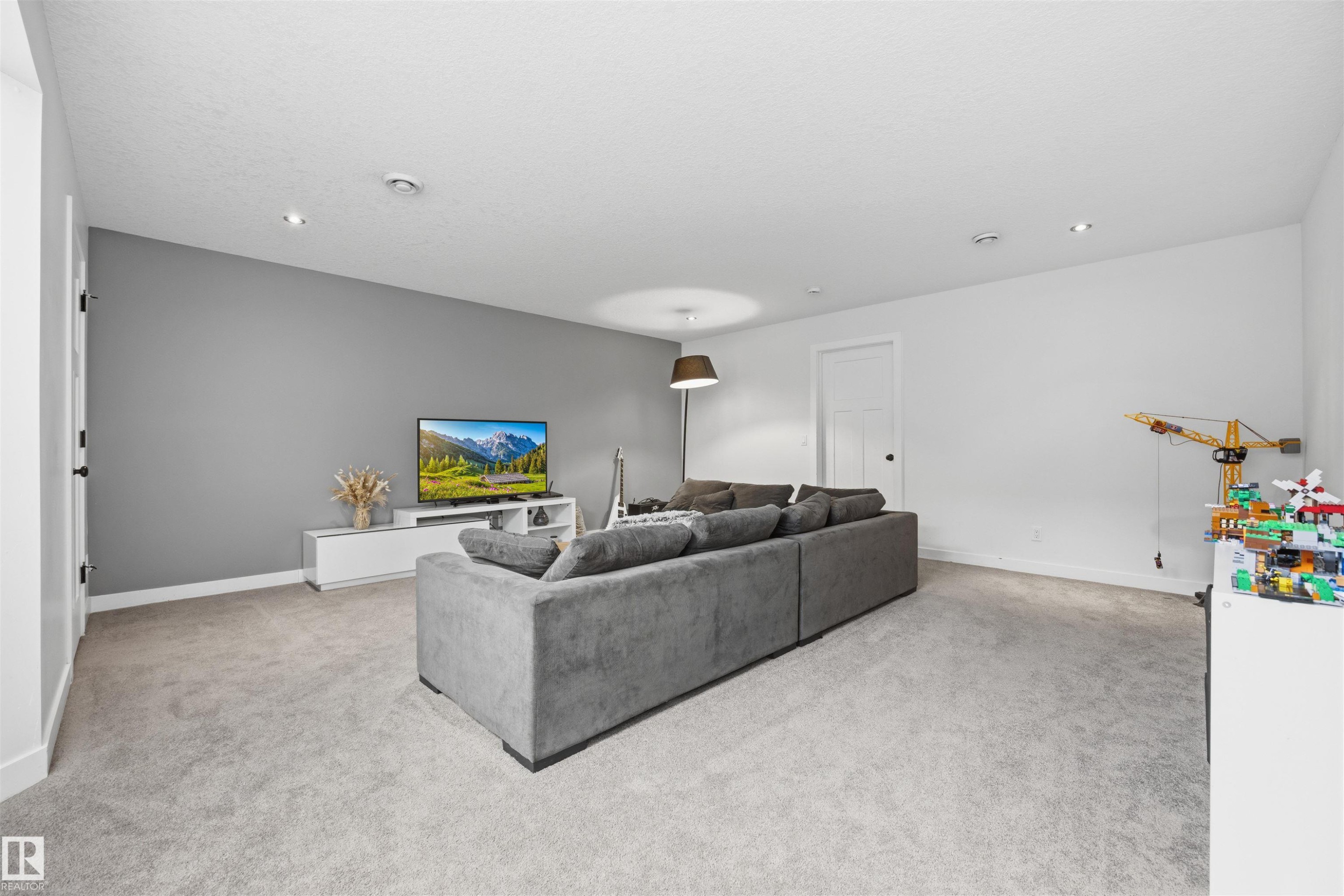 7123 Cardinal Way, Edmonton, AB - Indoor