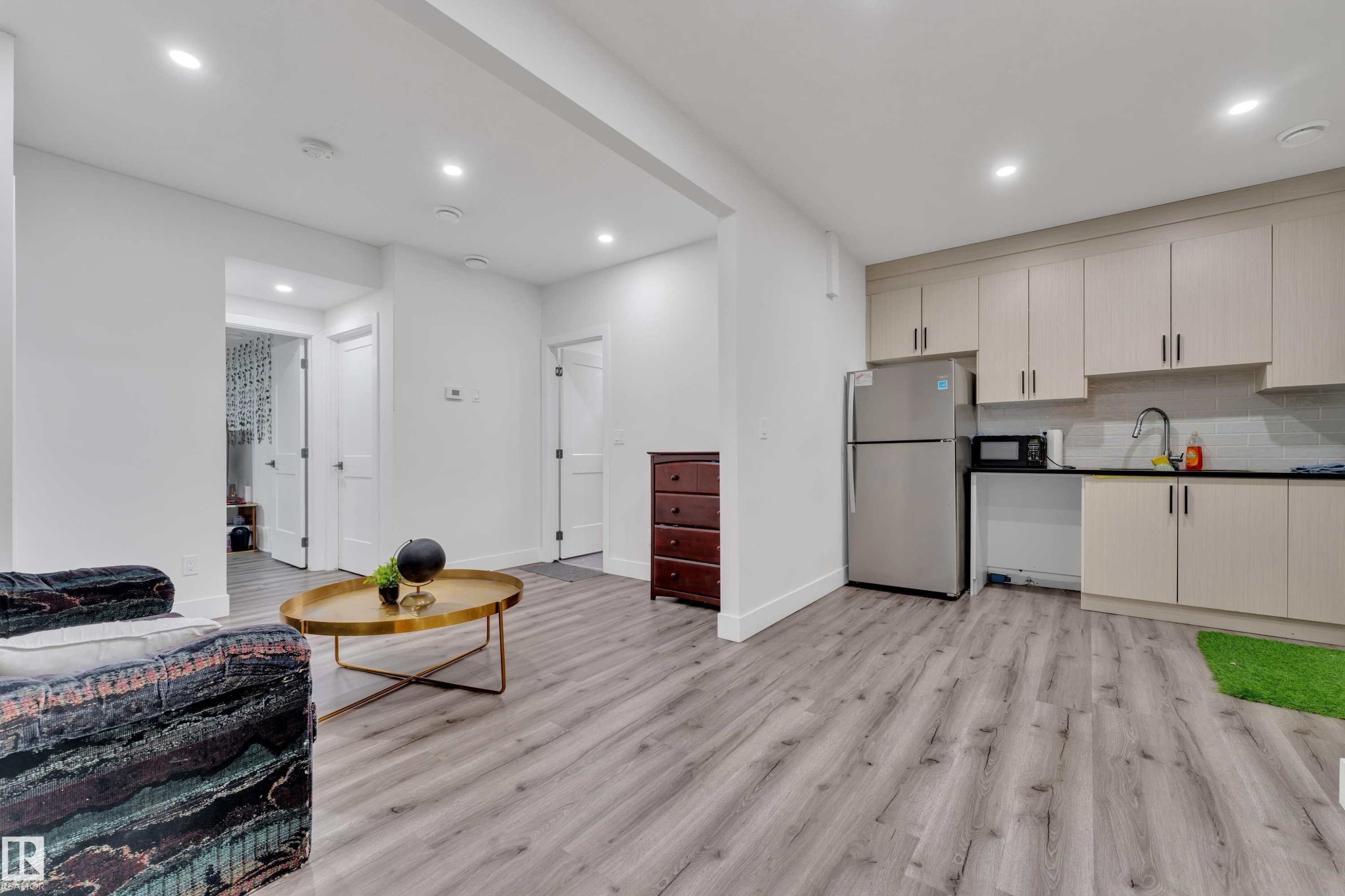 5213 22A Avenue, Edmonton, AB - Indoor