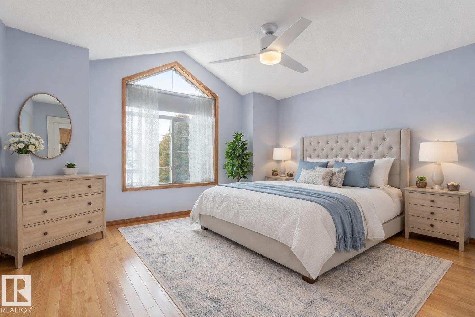 11704 11 Avenue, Edmonton, AB - Indoor Photo Showing Bedroom
