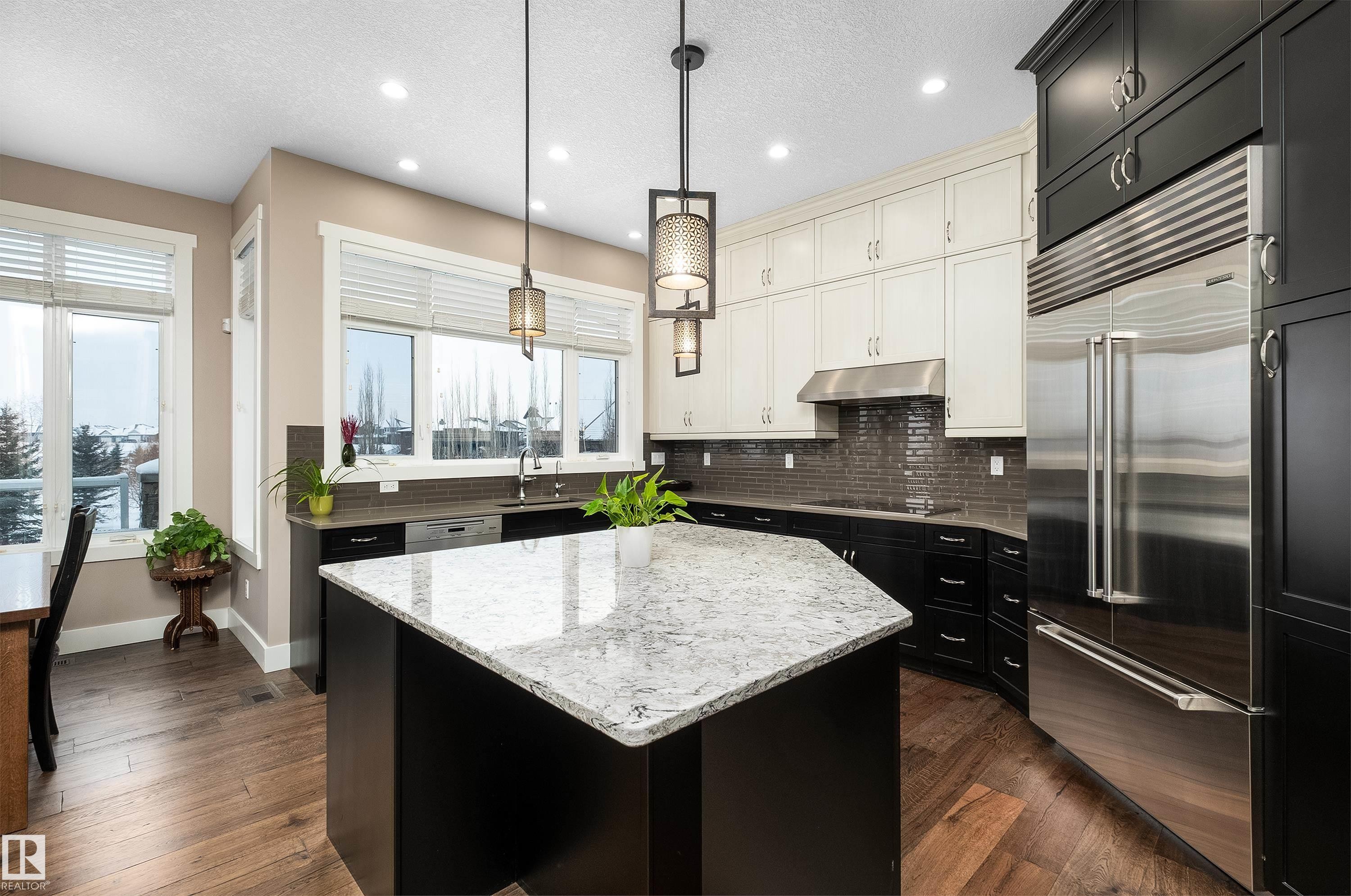 1079 Genesis Lake Boulevard, Stony Plain, AB - Indoor Photo Showing Kitchen With Upgraded Kitchen