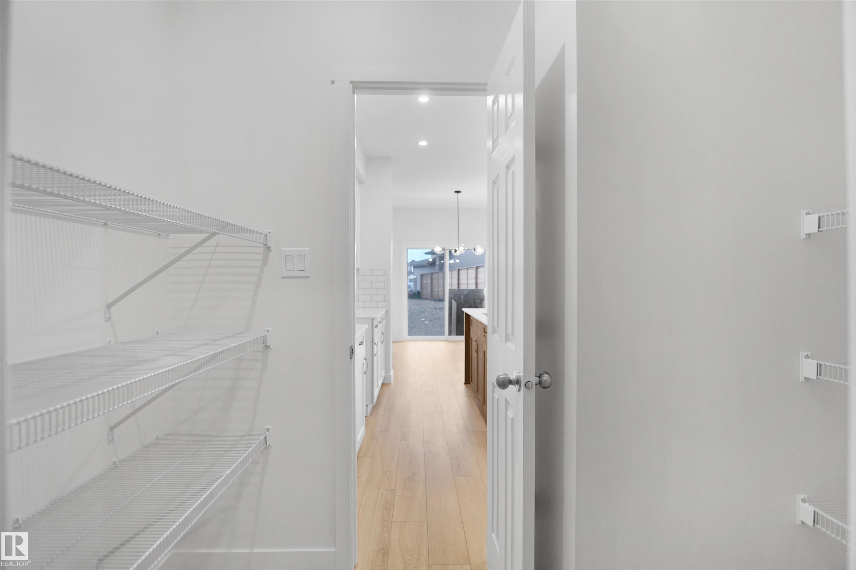 13132 214 Street Nw, Edmonton, AB - Indoor