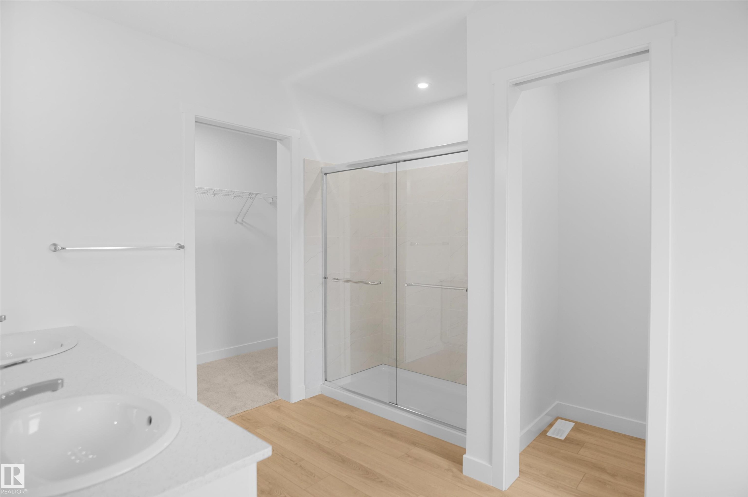 13132 214 Street Nw, Edmonton, AB - Indoor Photo Showing Bathroom