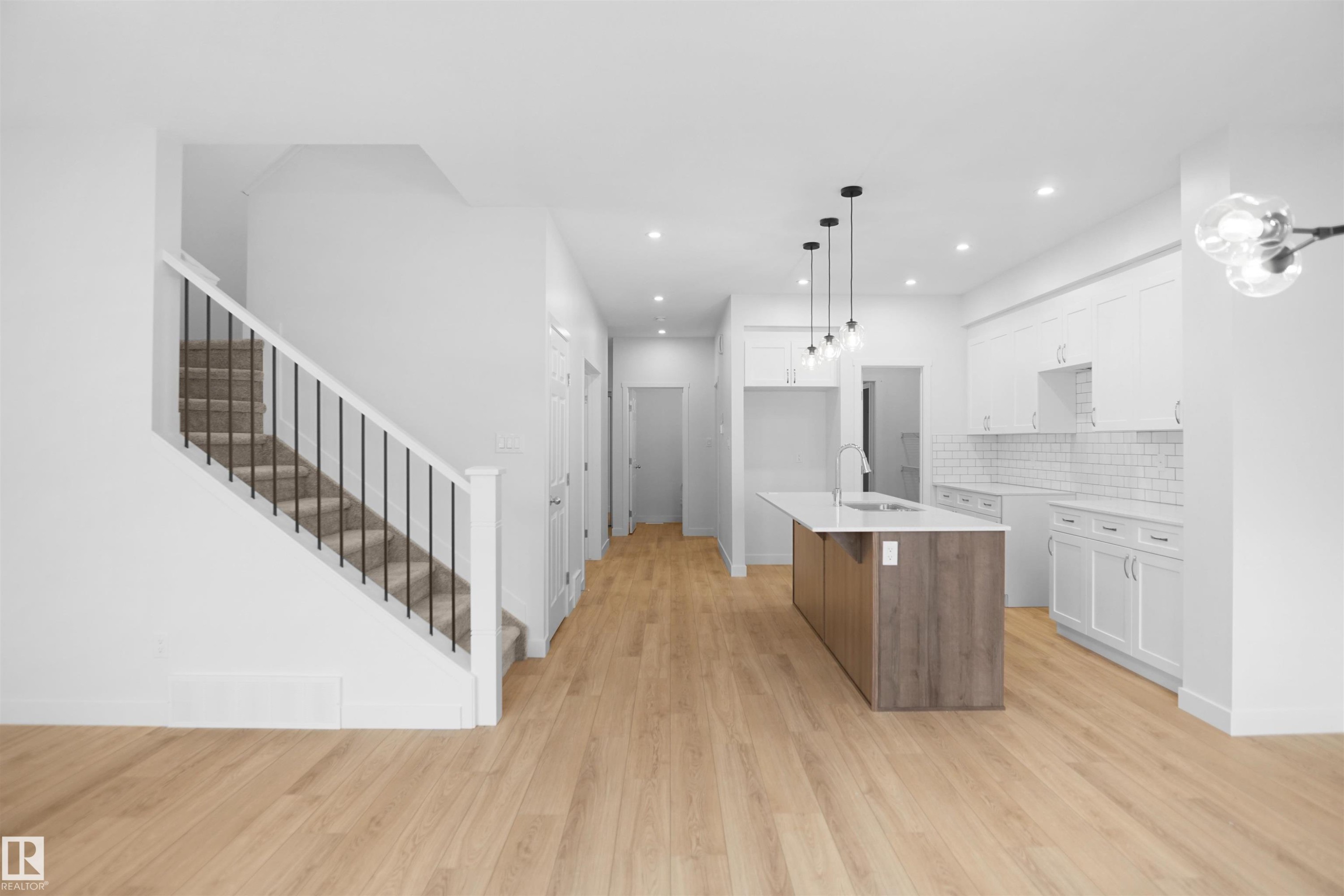 13132 214 Street Nw, Edmonton, AB - Indoor Photo Showing Kitchen With Upgraded Kitchen