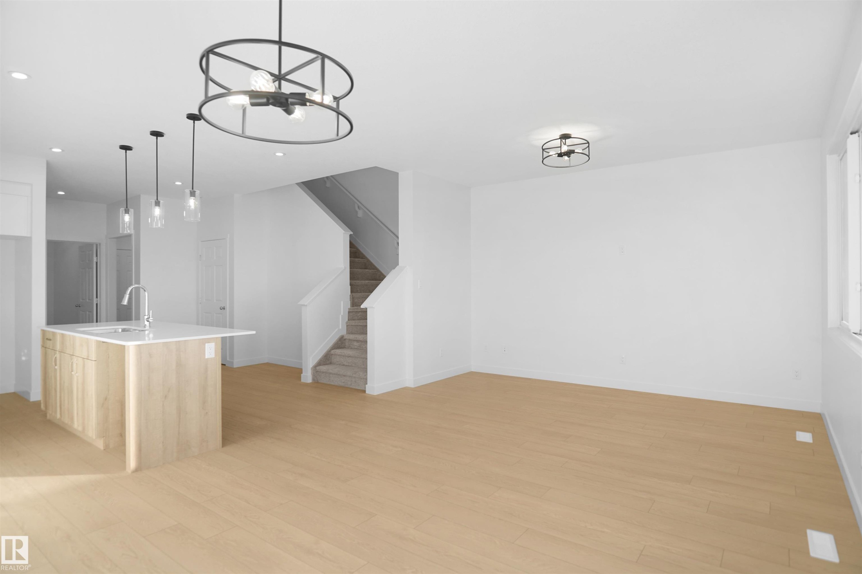 13136 214 Street, Edmonton, AB - Indoor