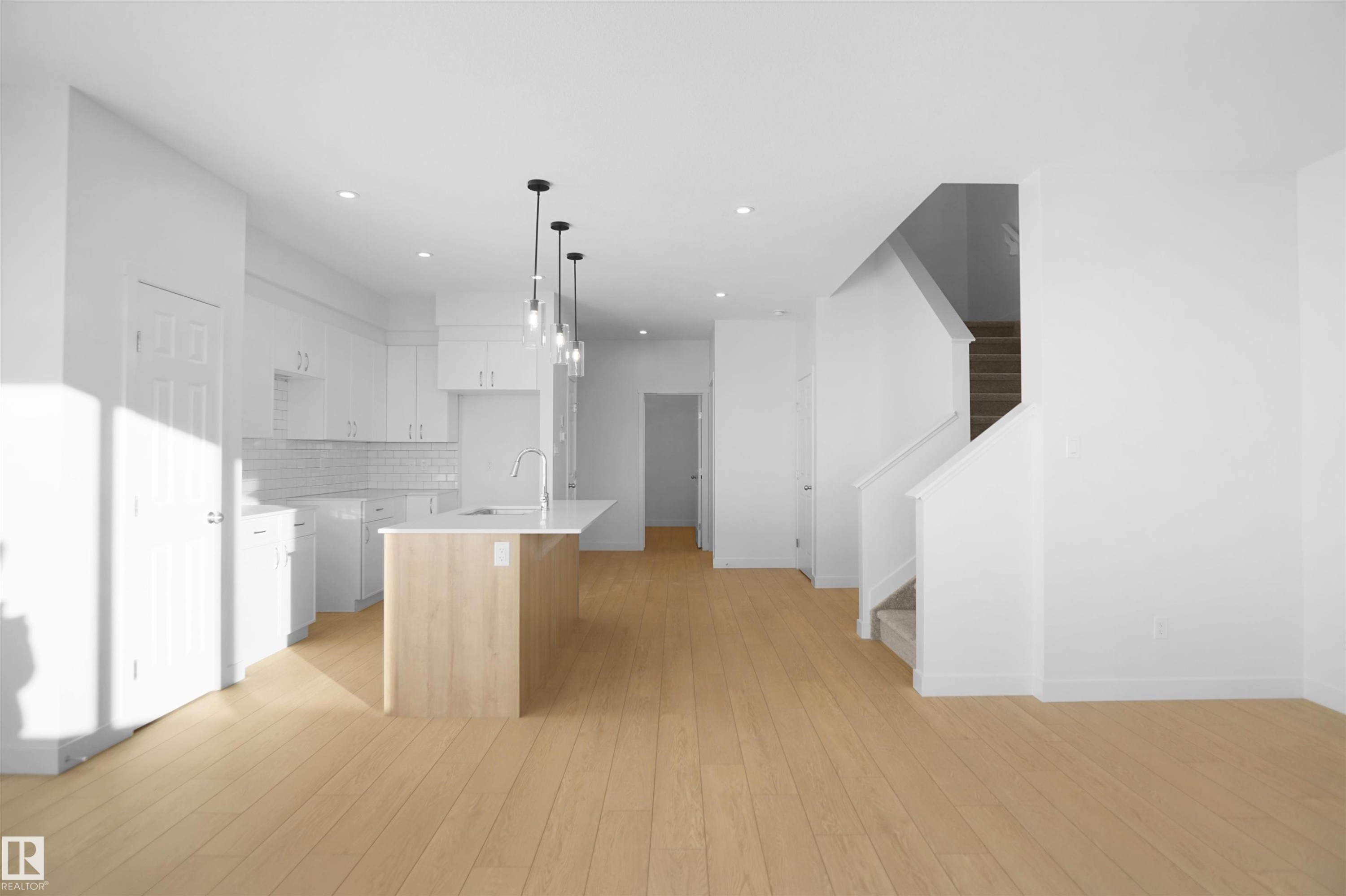 13136 214 Street, Edmonton, AB - Indoor Photo Showing Kitchen With Upgraded Kitchen
