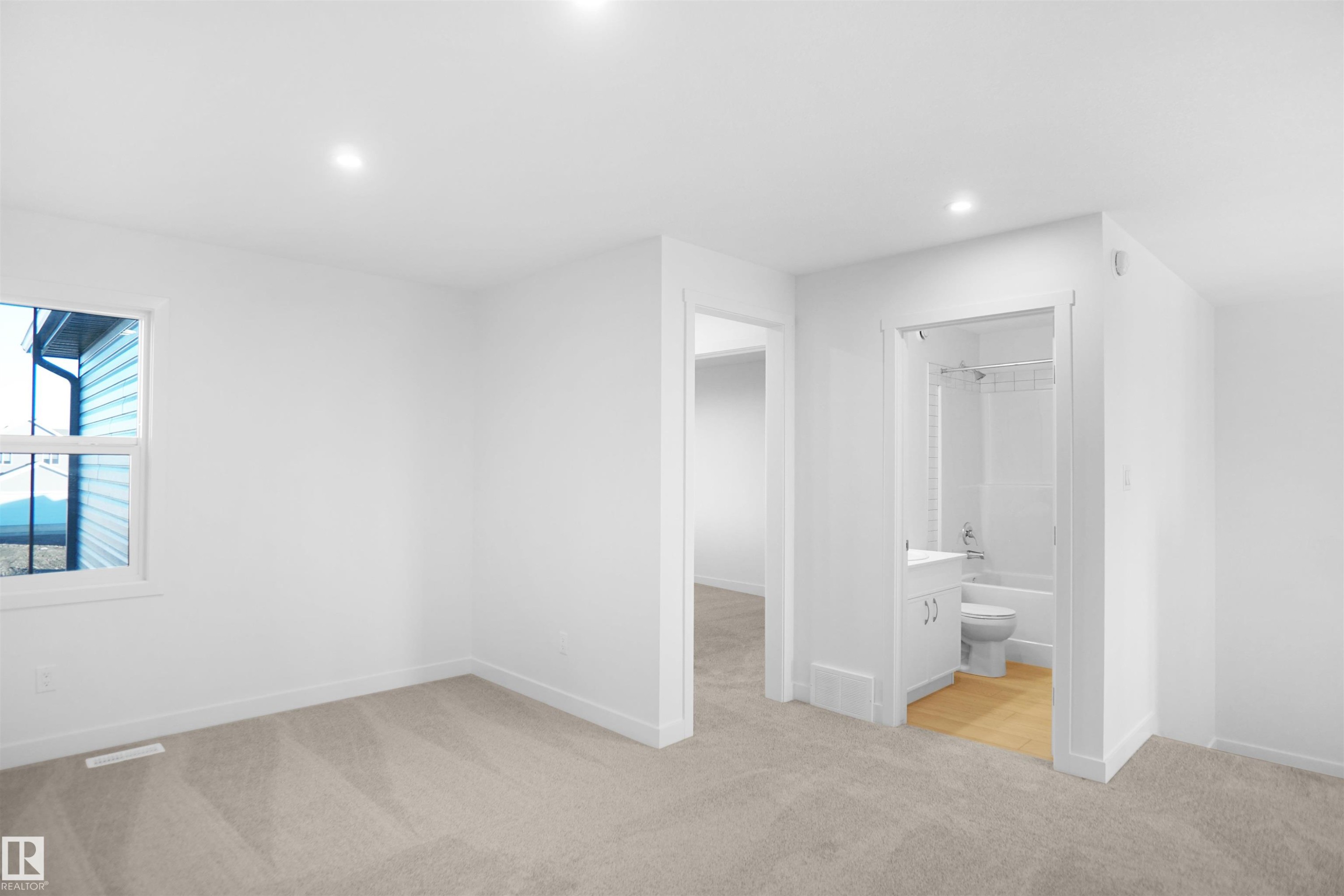 13136 214 Street, Edmonton, AB - Indoor