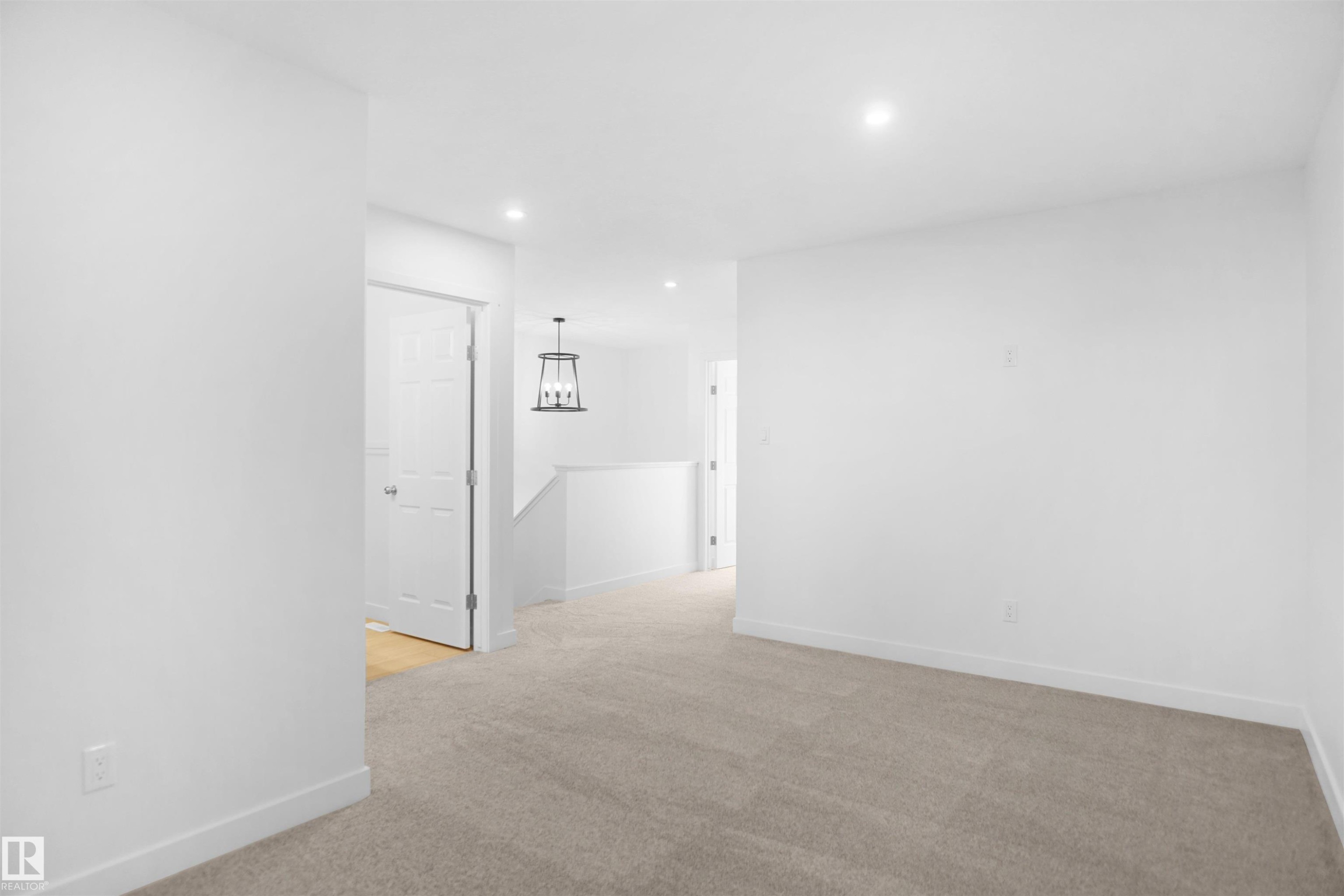 13136 214 Street, Edmonton, AB - Indoor Photo Showing Other Room