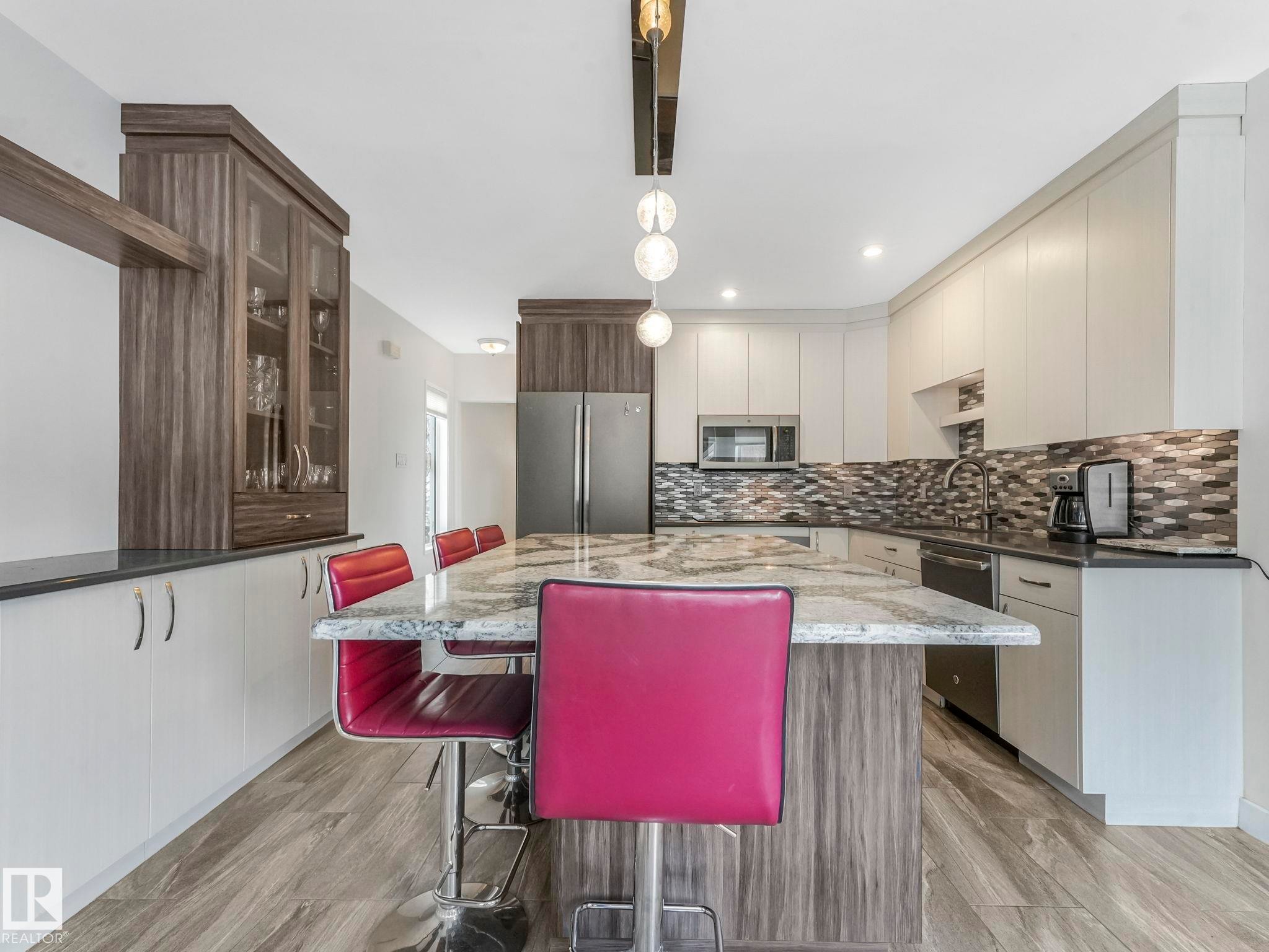 10727 66 Avenue, Edmonton, AB - Indoor Photo Showing Kitchen With Upgraded Kitchen