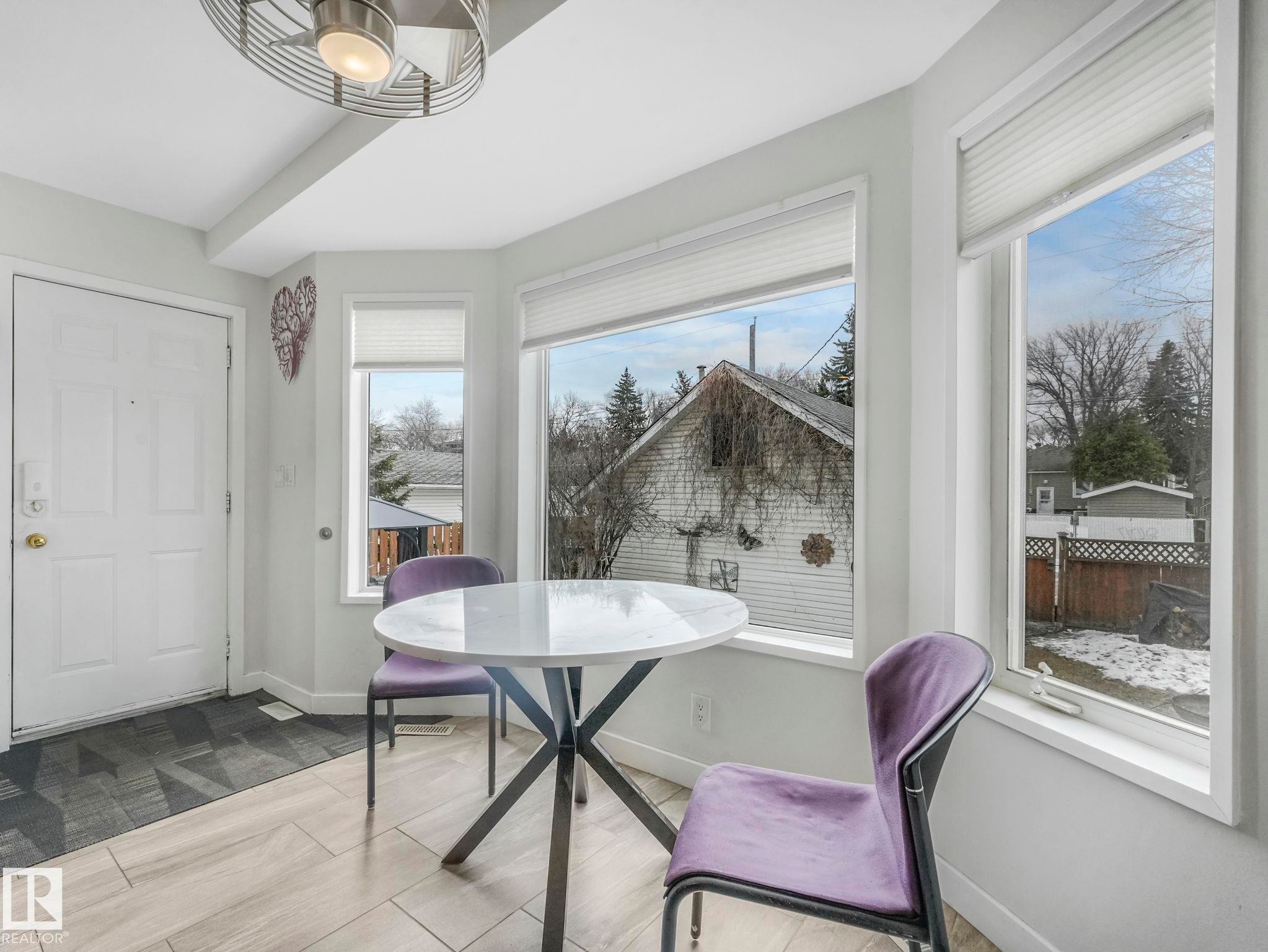 10727 66 Avenue, Edmonton, AB - Indoor