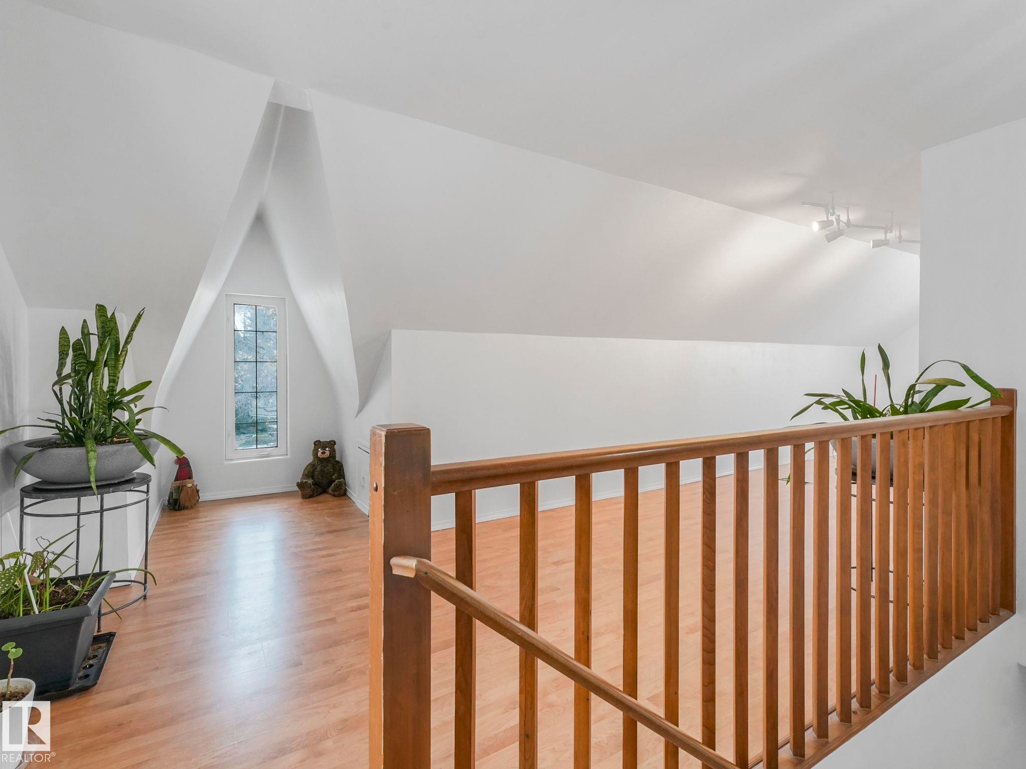 10727 66 Avenue, Edmonton, AB - Indoor Photo Showing Other Room