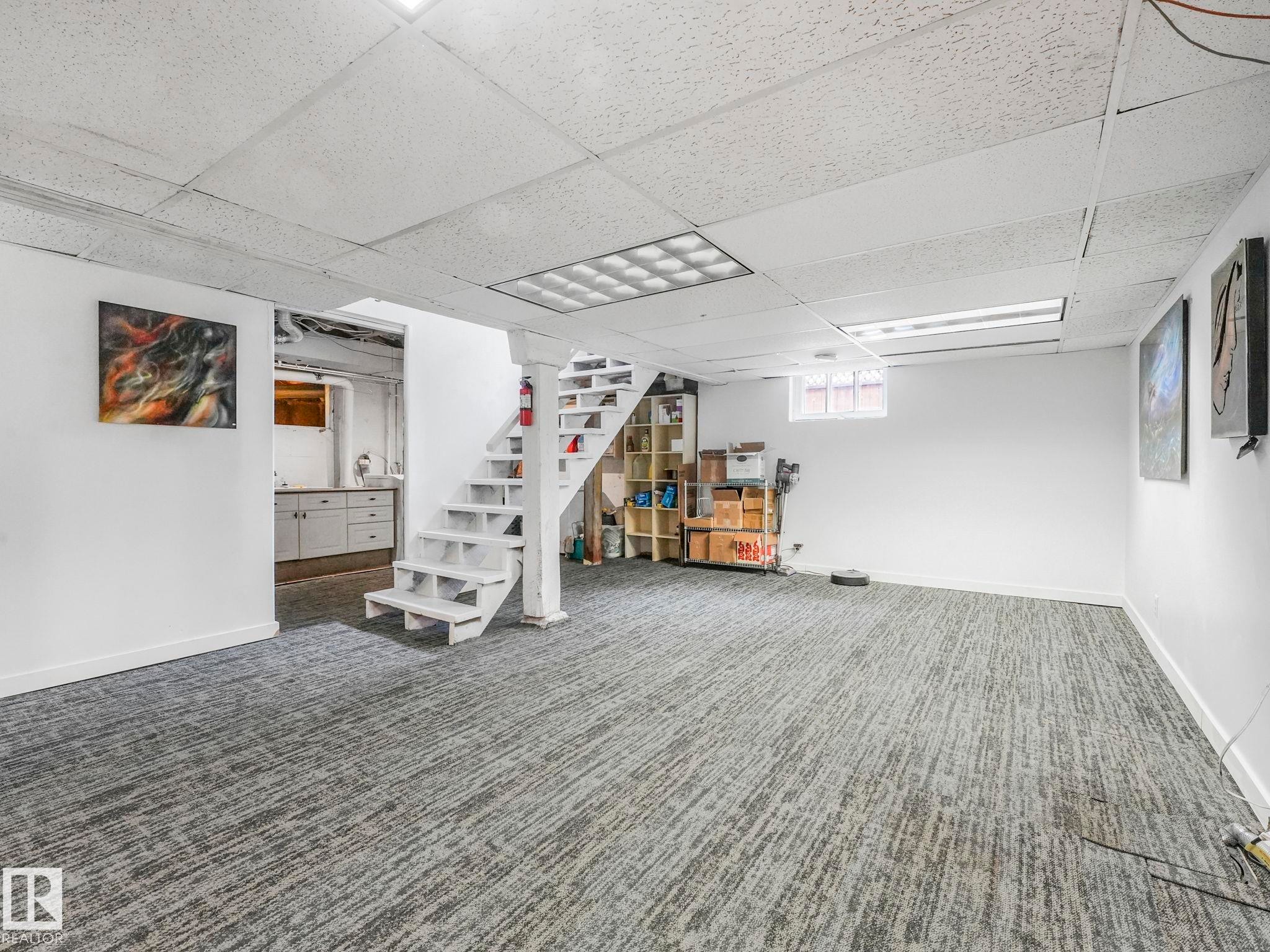 10727 66 Avenue, Edmonton, AB - Indoor