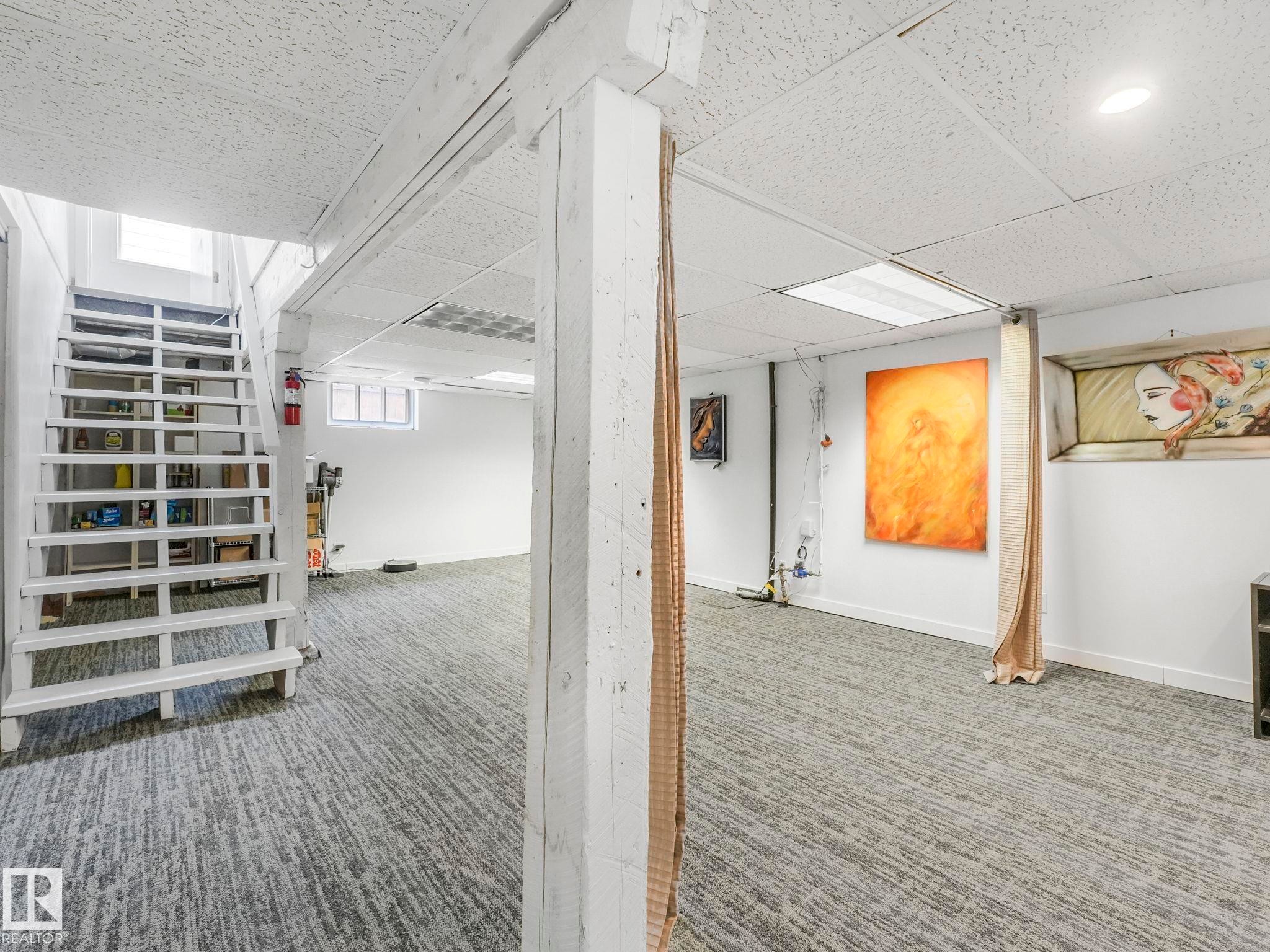 10727 66 Avenue, Edmonton, AB - Indoor