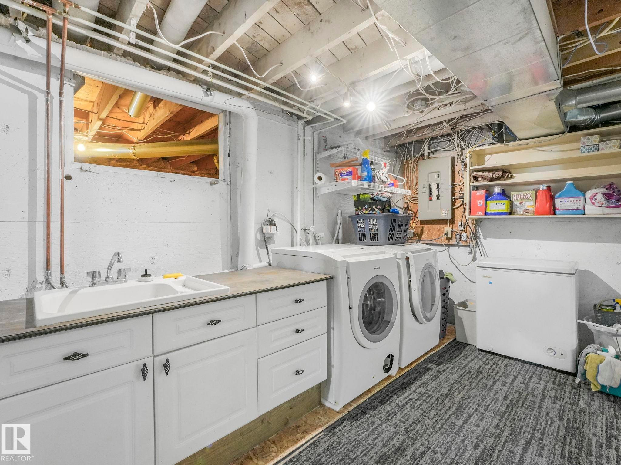 10727 66 Avenue, Edmonton, AB - Indoor Photo Showing Laundry Room