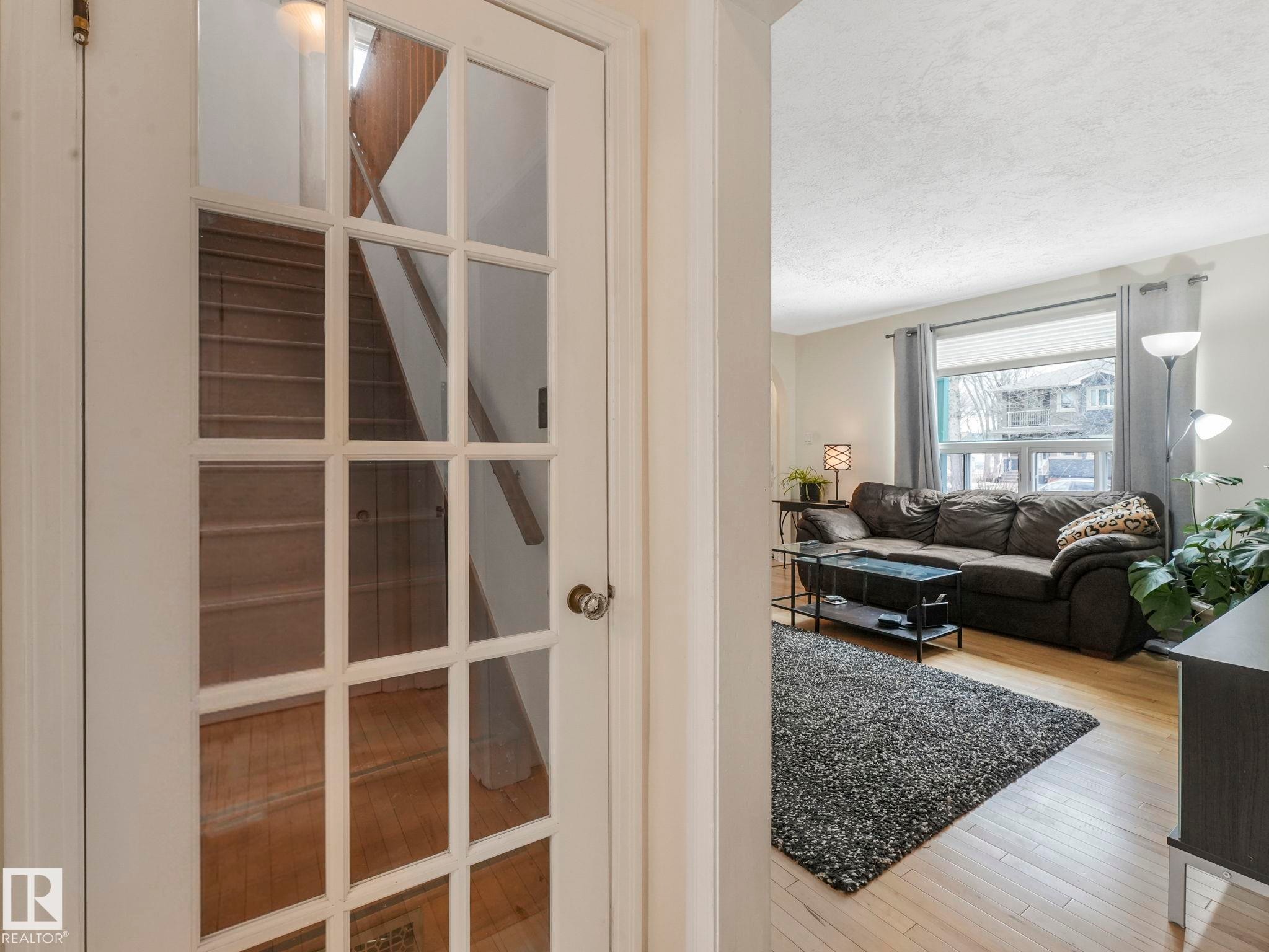 10727 66 Avenue, Edmonton, AB - Indoor