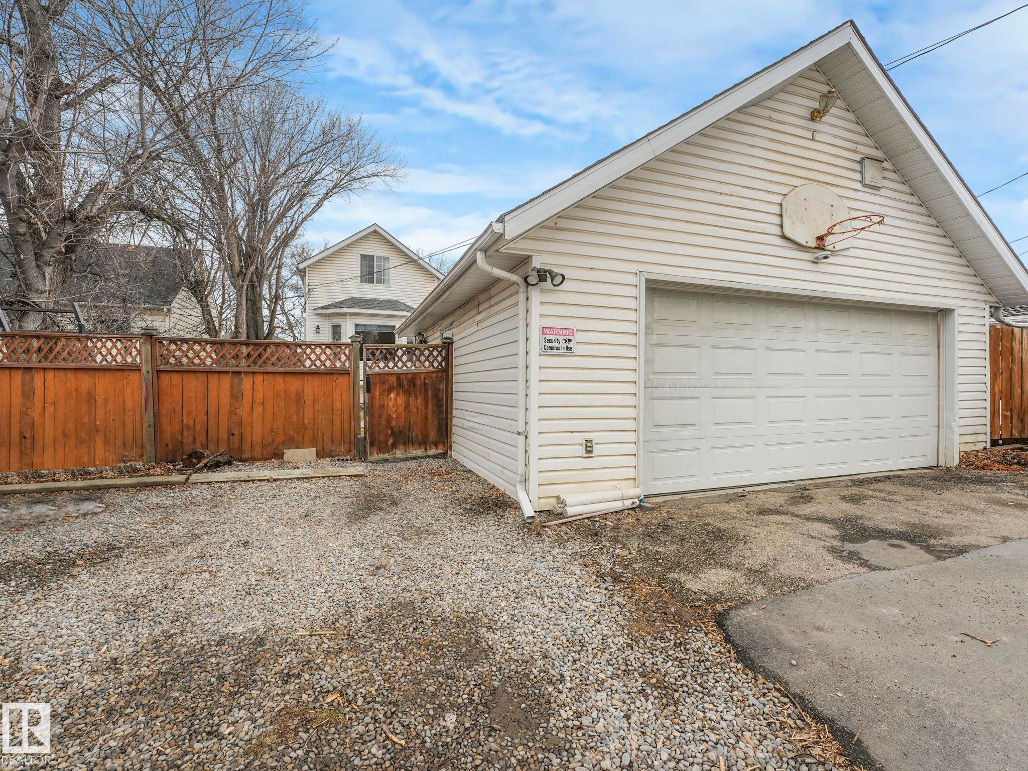 10727 66 Avenue, Edmonton, AB - Outdoor