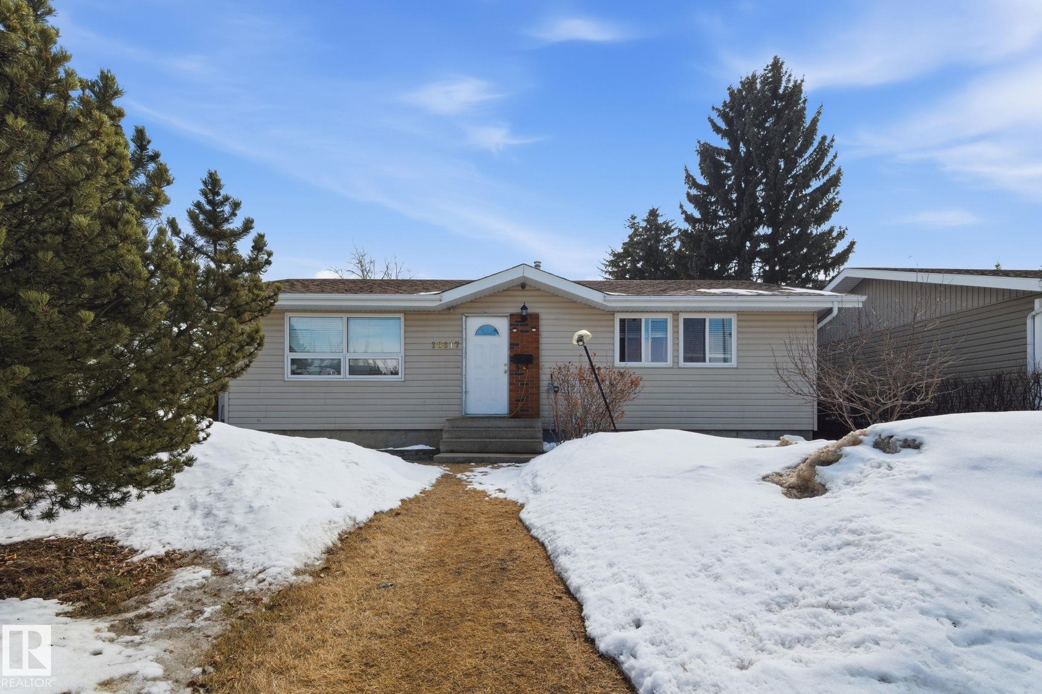 10617 167A Avenue, Edmonton, AB - Outdoor With Facade