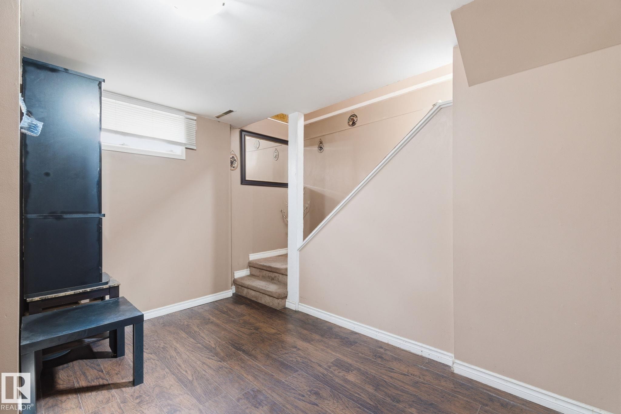 10617 167A Avenue, Edmonton, AB - Indoor Photo Showing Other Room