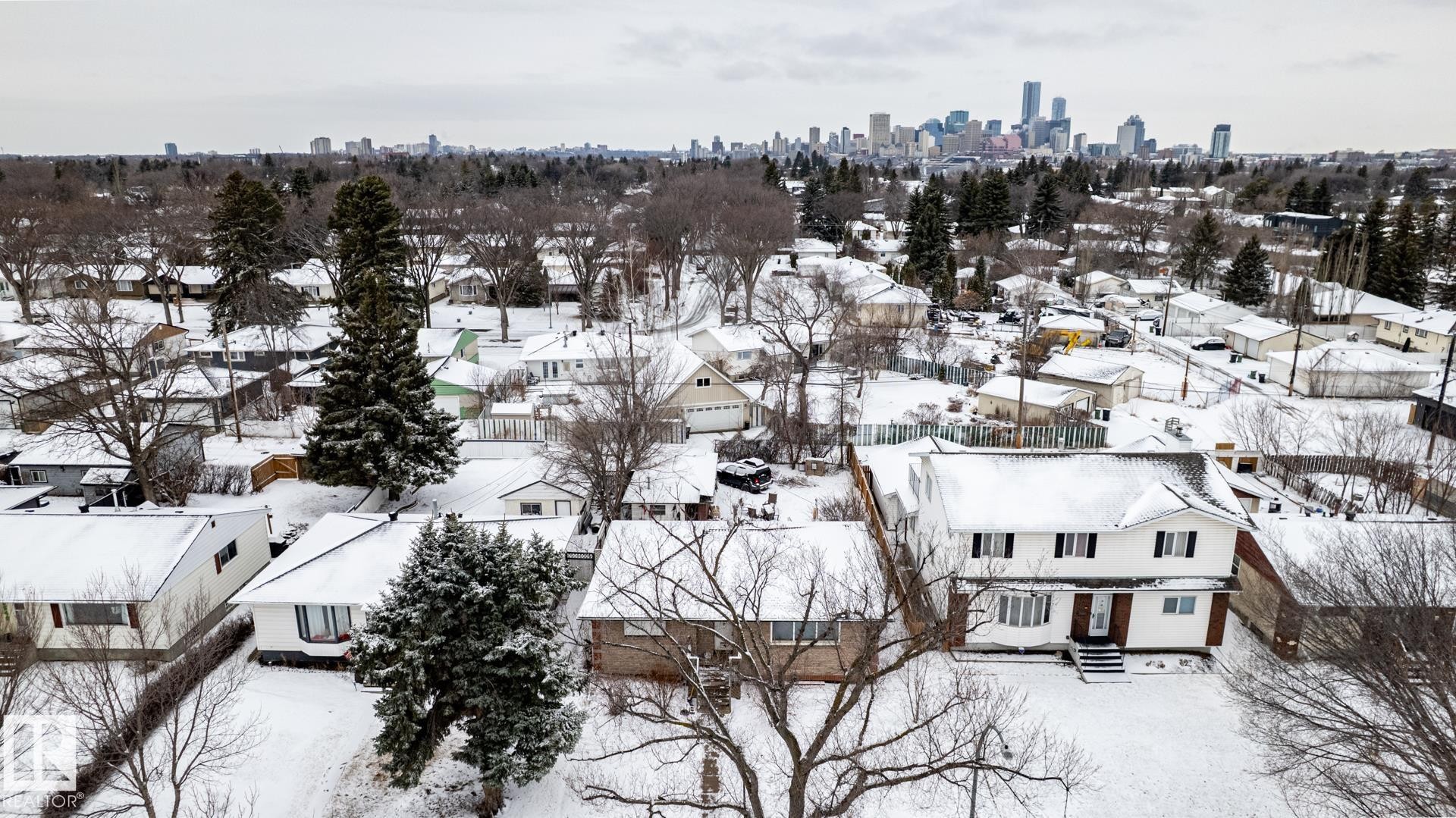 9704 76 Street, Edmonton, AB - Outdoor