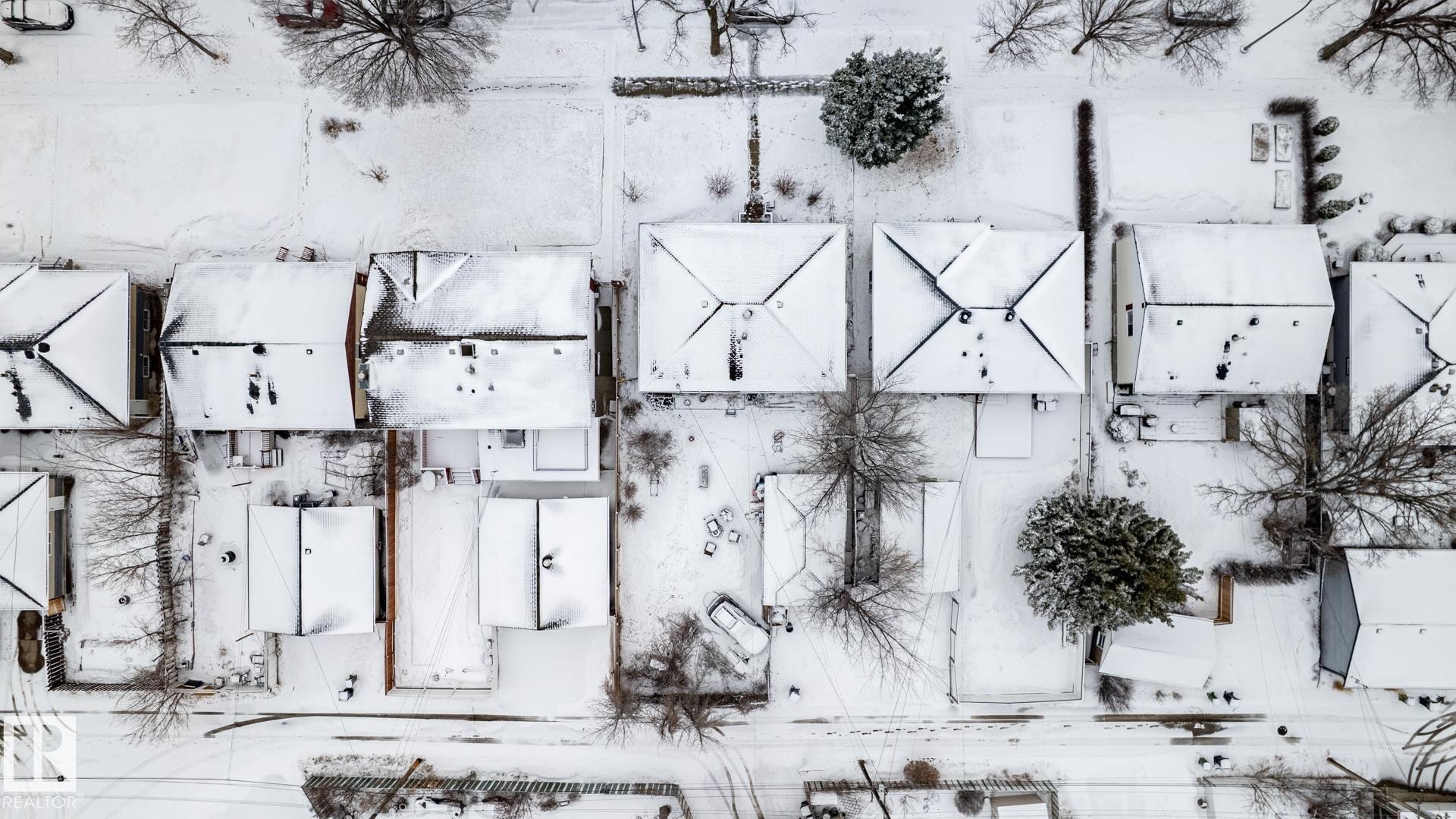 9704 76 Street, Edmonton, AB - Outdoor