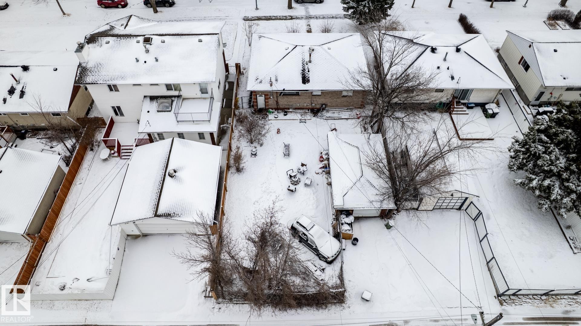 9704 76 Street, Edmonton, AB - Outdoor