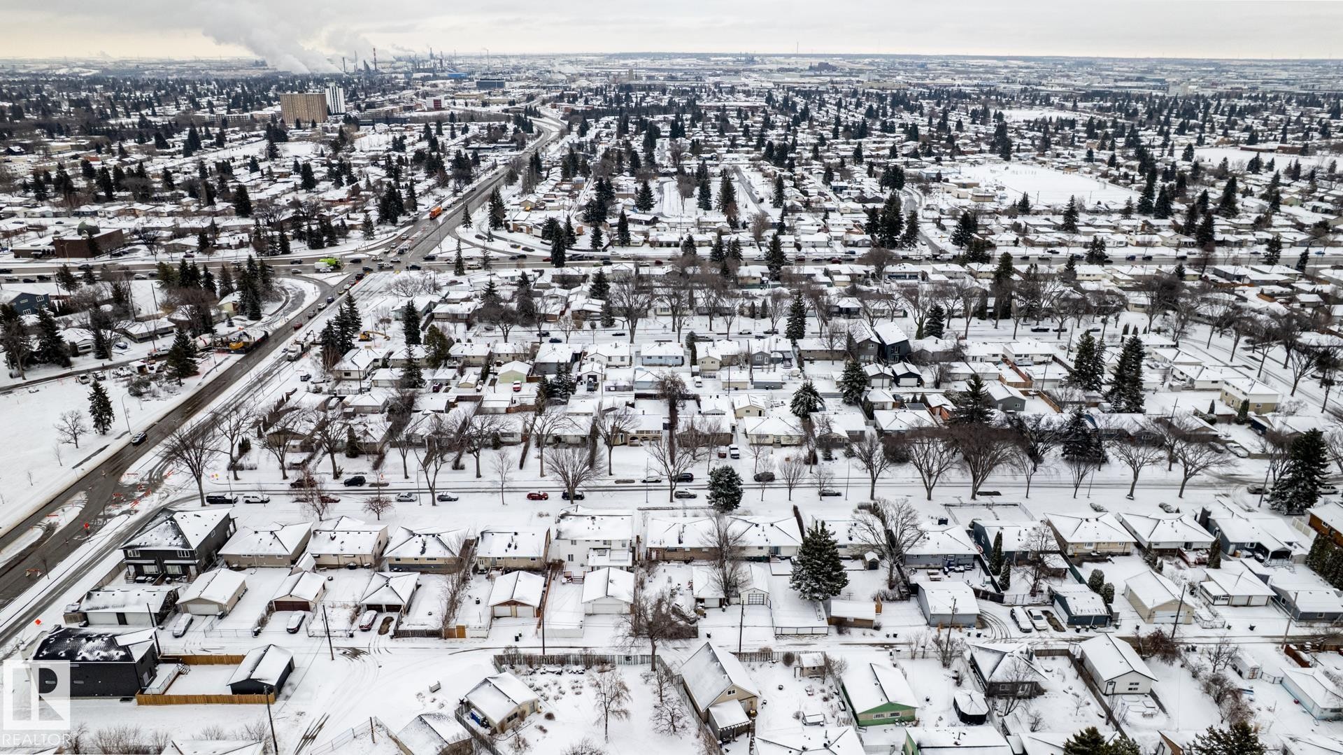 9704 76 Street, Edmonton, AB - Outdoor With View
