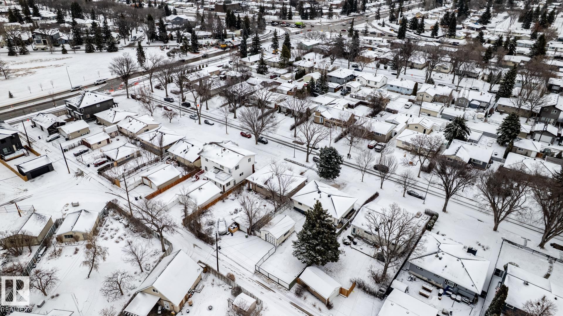 9704 76 Street, Edmonton, AB - Outdoor