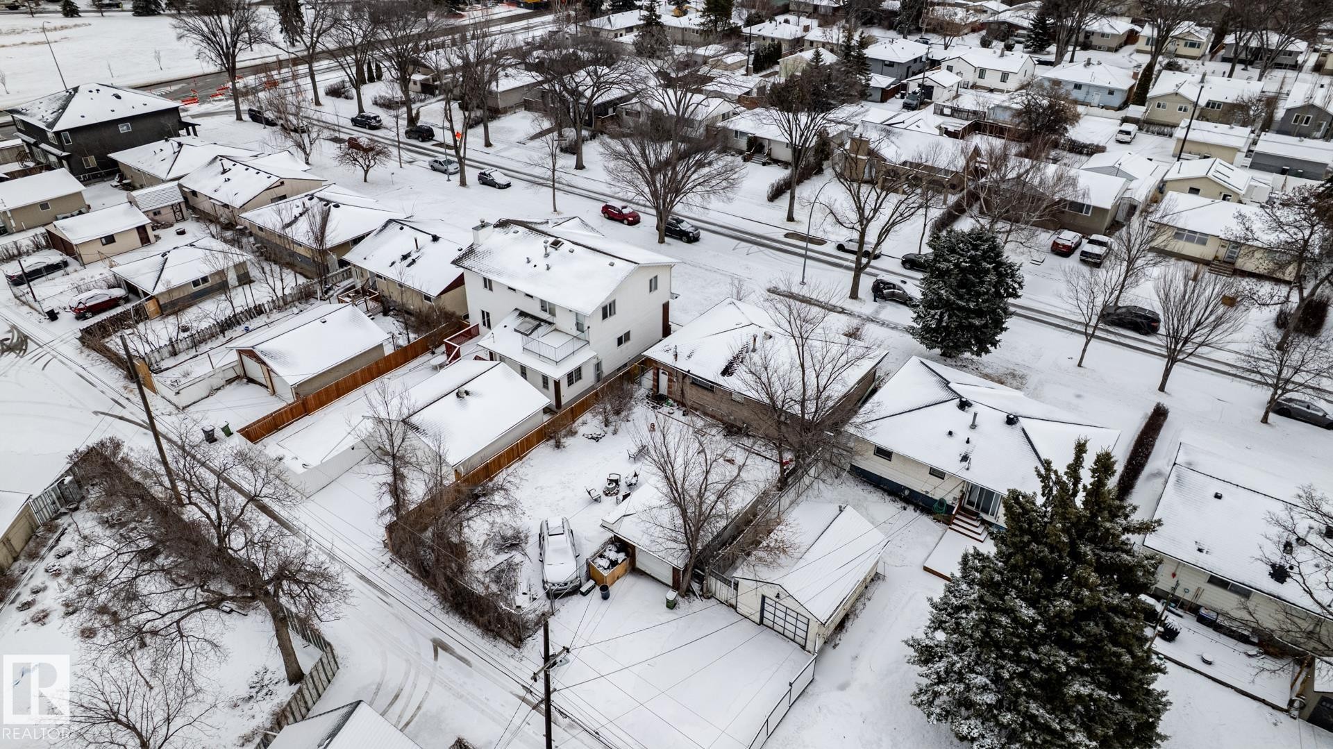 9704 76 Street, Edmonton, AB - Outdoor