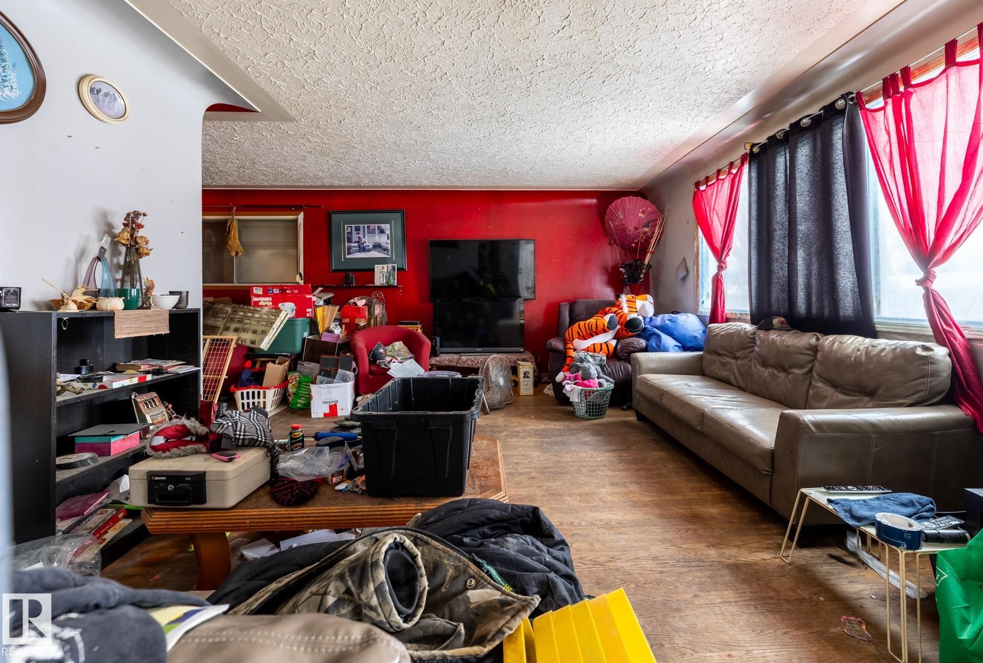 9704 76 Street, Edmonton, AB - Indoor Photo Showing Other Room