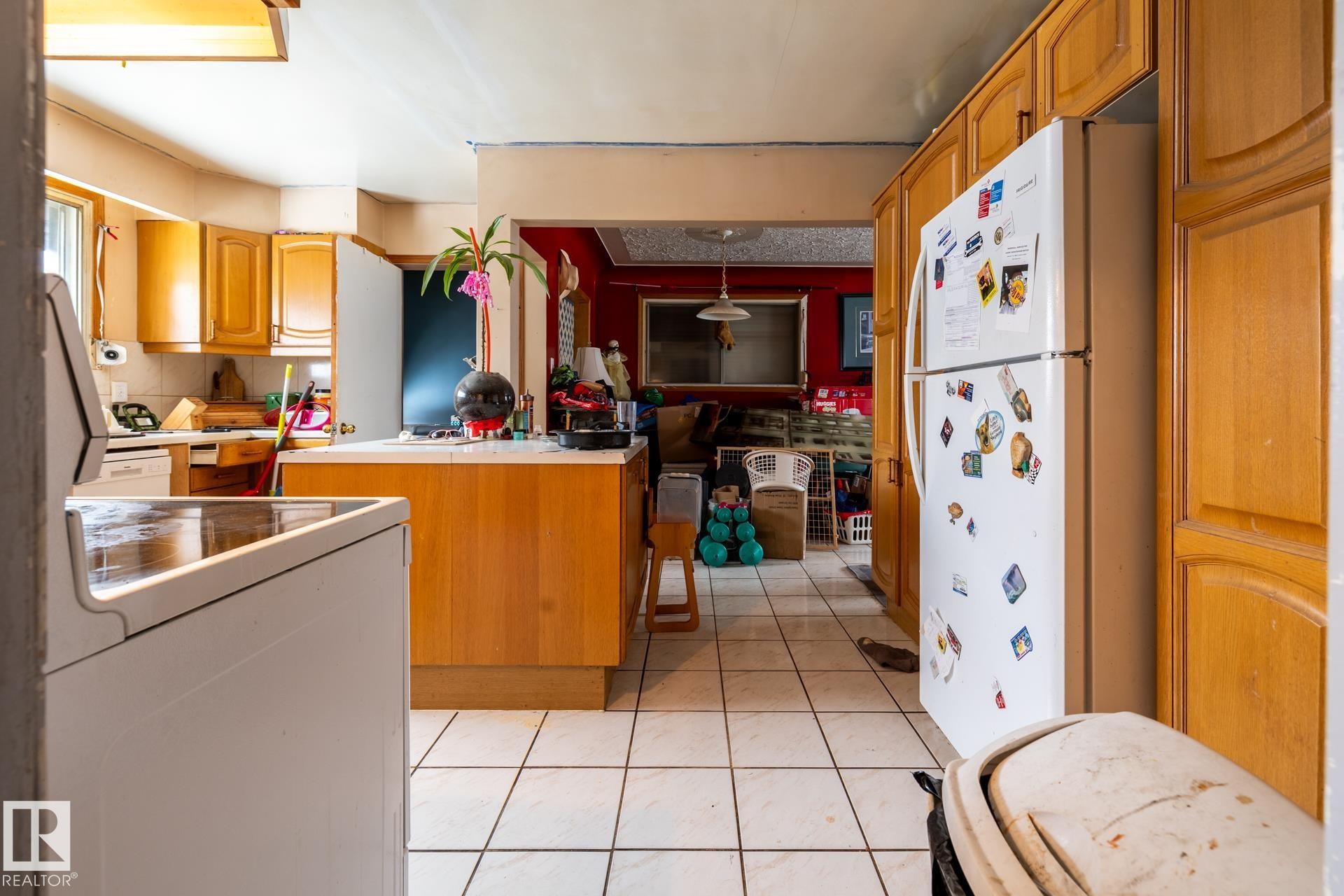 9704 76 Street, Edmonton, AB - Indoor