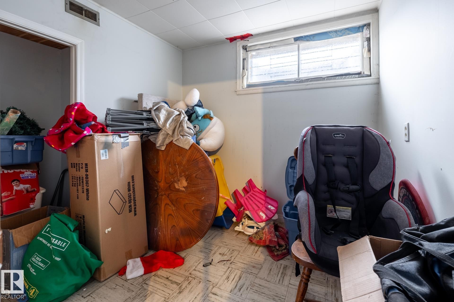 9704 76 Street, Edmonton, AB - Indoor