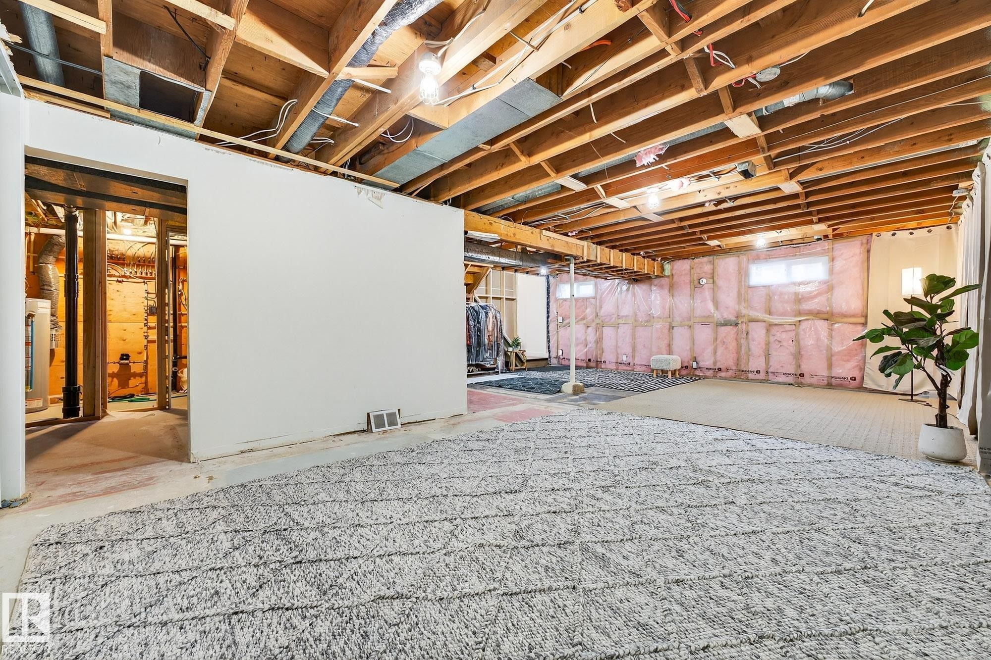 View of below grade area - 8604 142 Street, Edmonton, AB - Indoor Photo Showing Basement