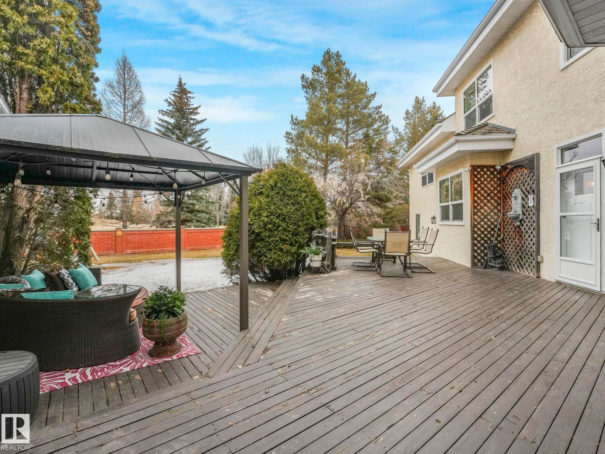 110 Weaver Drive, Edmonton, AB - Outdoor With Deck Patio Veranda With Exterior