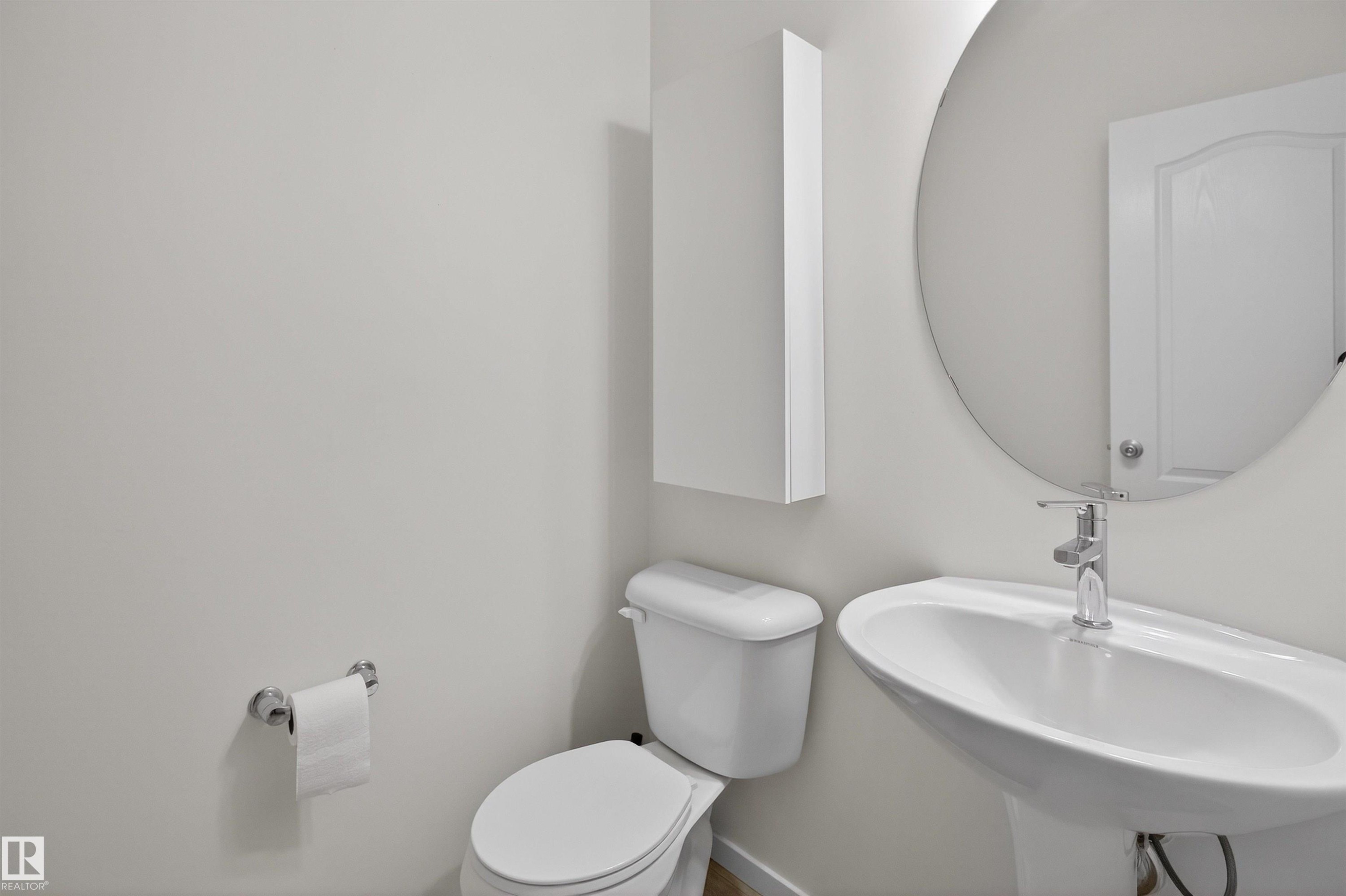 1265 Rosenthal Boulevard, Edmonton, AB - Indoor Photo Showing Bathroom
