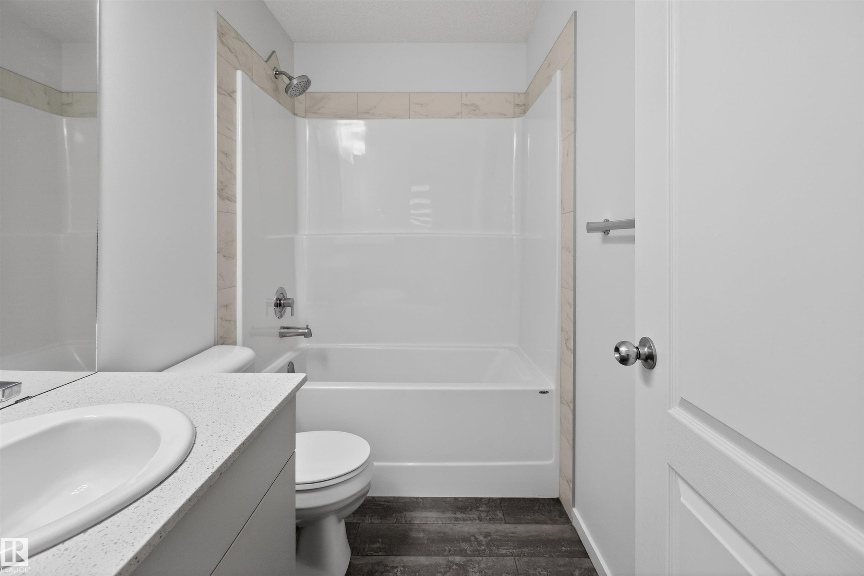 1265 Rosenthal Boulevard, Edmonton, AB - Indoor Photo Showing Bathroom