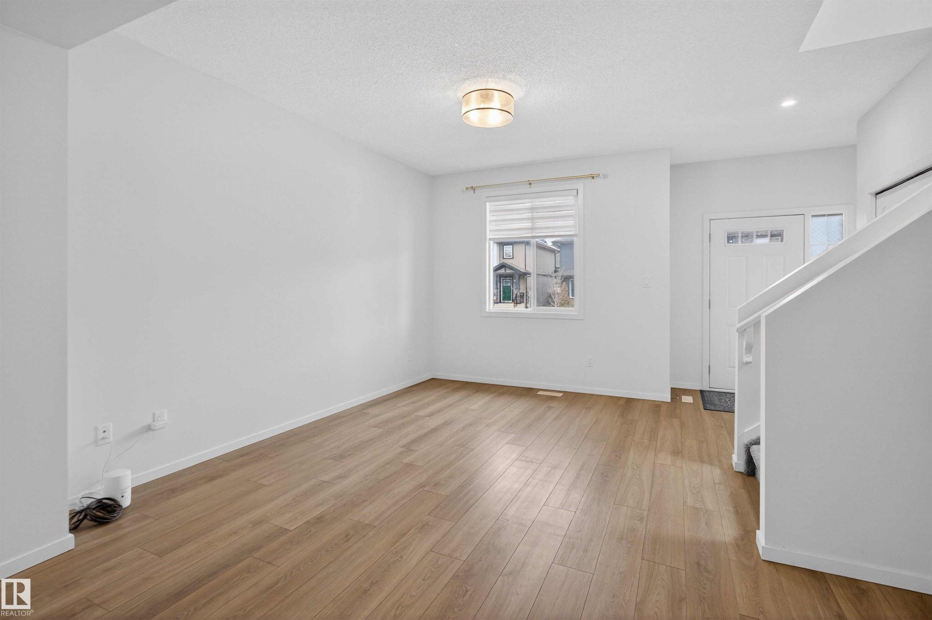 1265 Rosenthal Boulevard, Edmonton, AB - Indoor Photo Showing Other Room