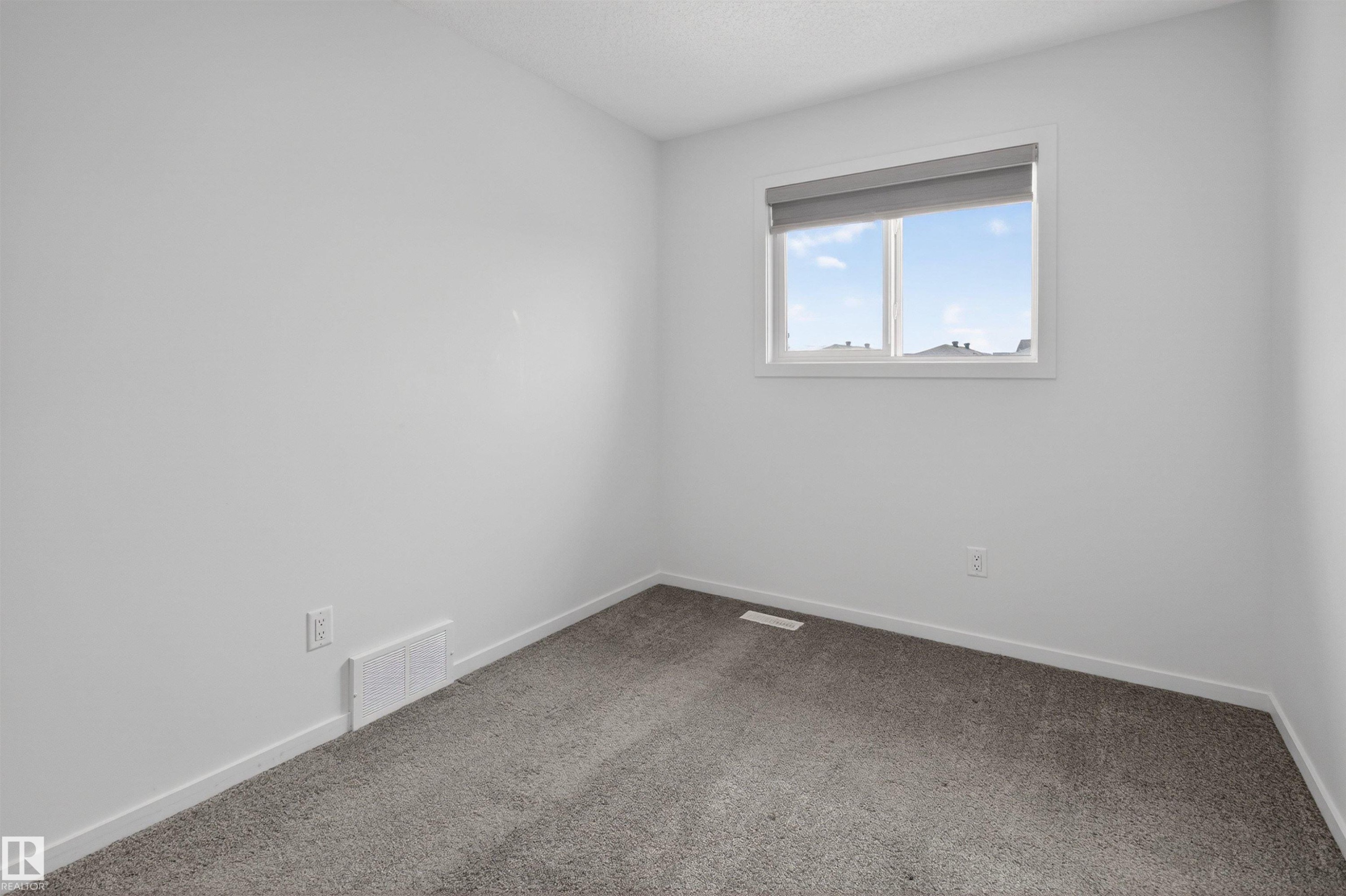 1265 Rosenthal Boulevard, Edmonton, AB - Indoor Photo Showing Other Room