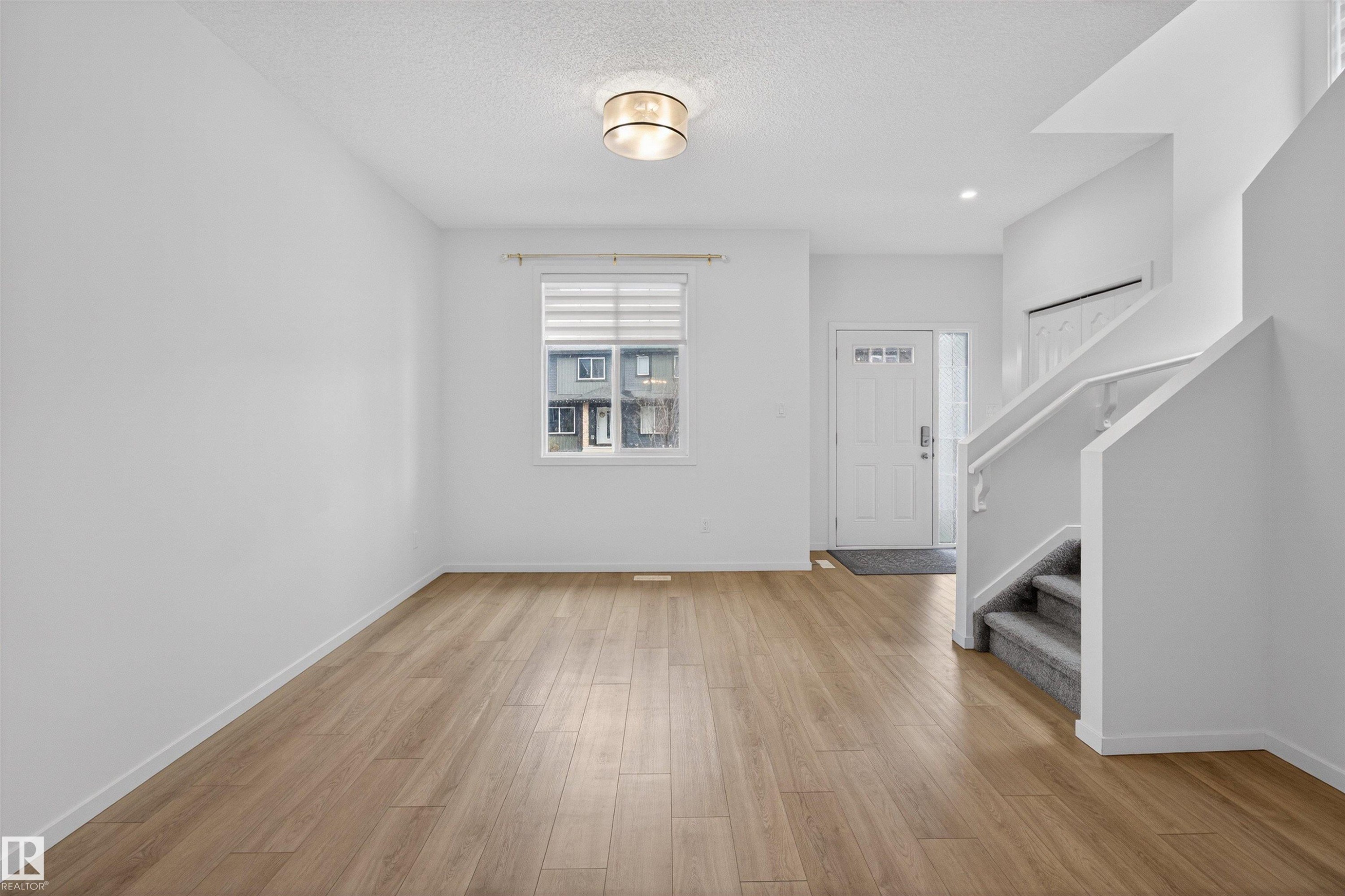 1265 Rosenthal Boulevard, Edmonton, AB - Indoor Photo Showing Other Room