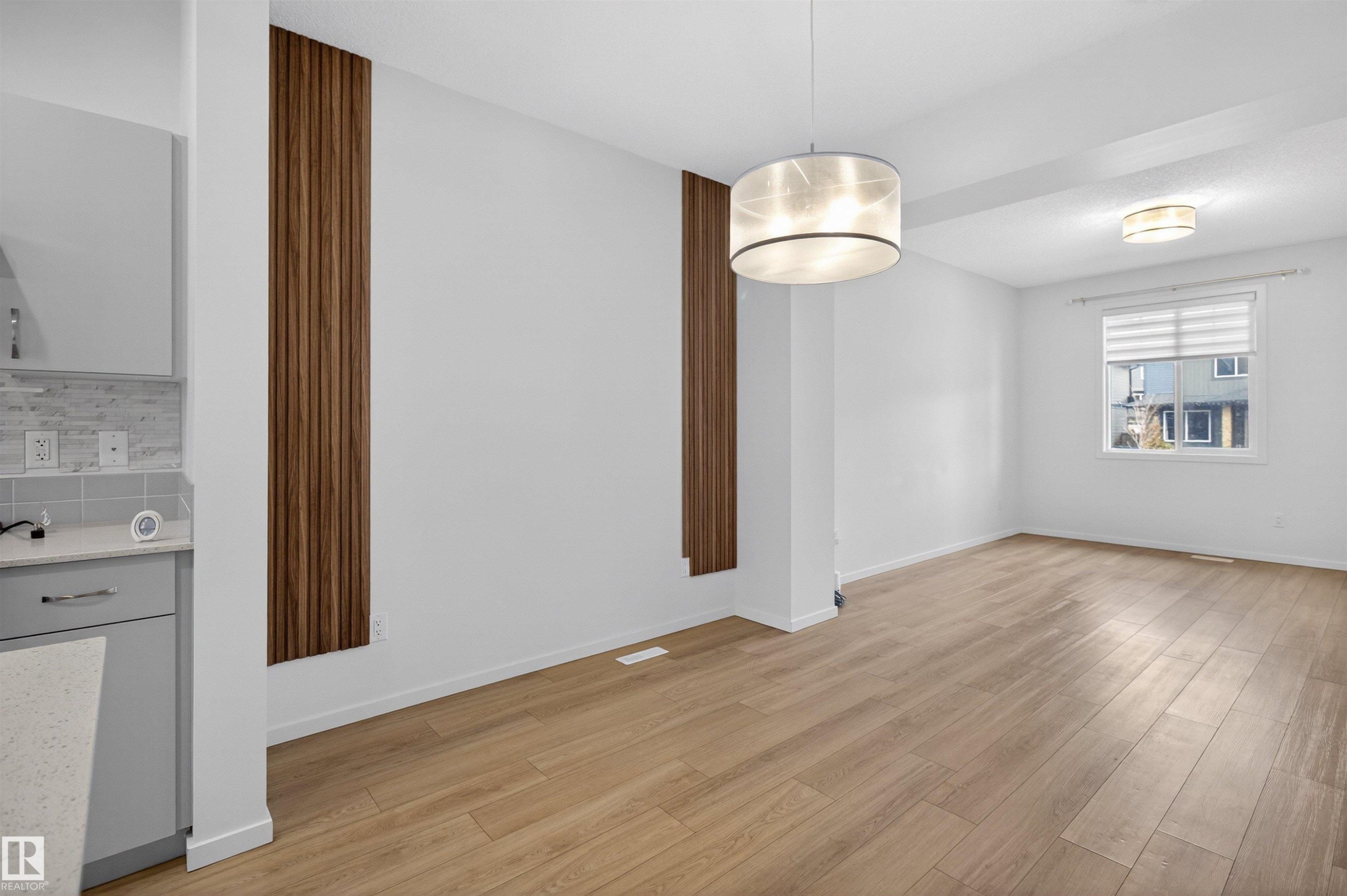 1265 Rosenthal Boulevard, Edmonton, AB - Indoor Photo Showing Other Room