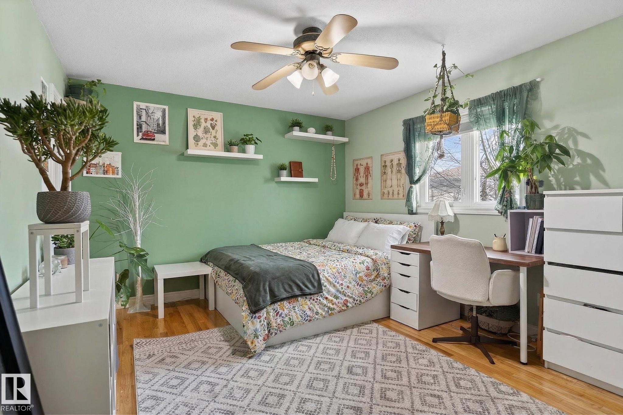 4 Dorset Place, St. Albert, AB - Indoor Photo Showing Bedroom