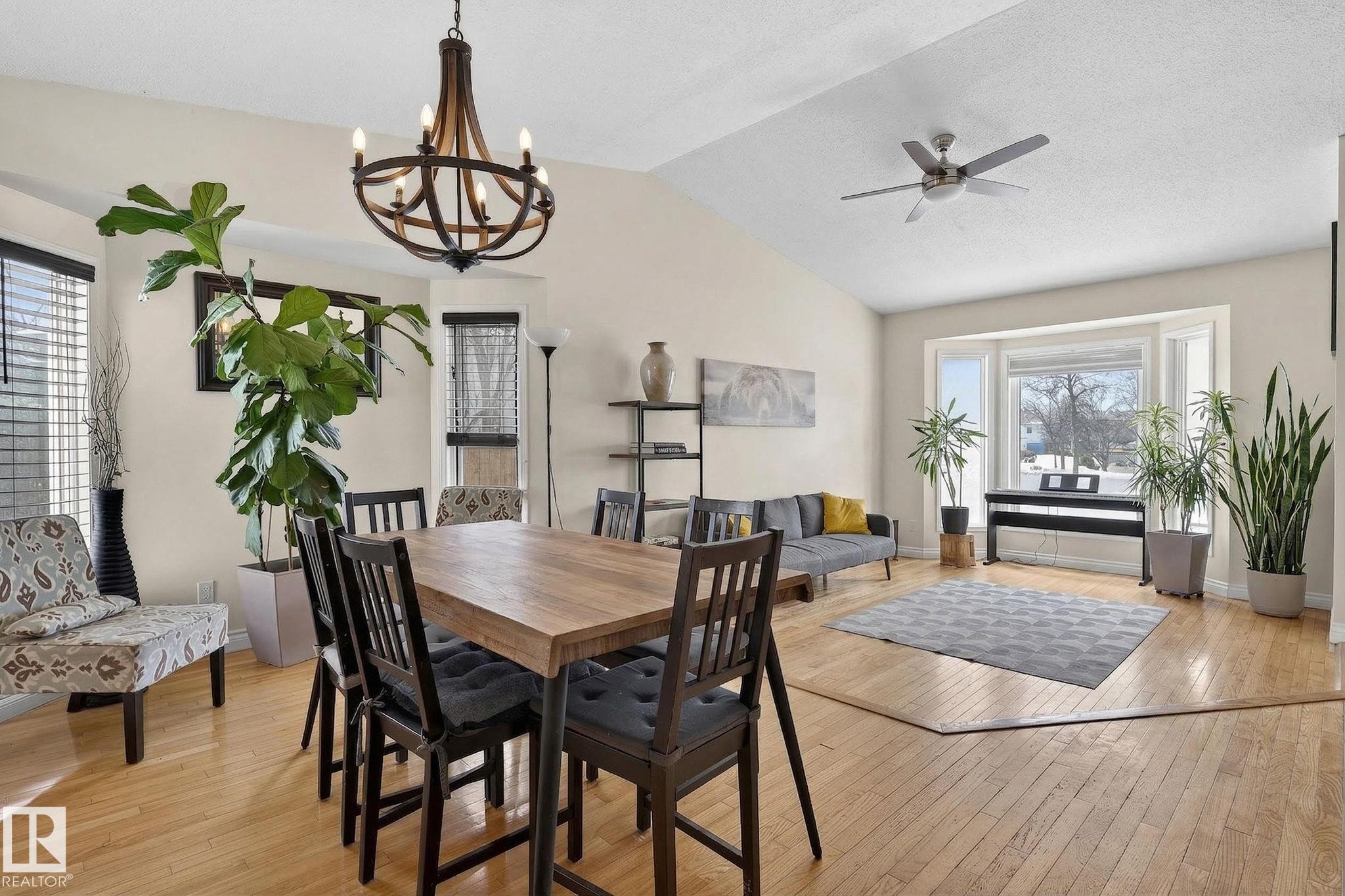 4 Dorset Place, St. Albert, AB - Indoor Photo Showing Dining Room