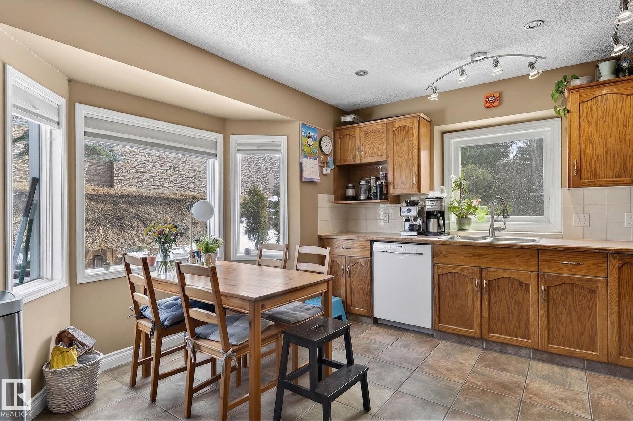 4 Dorset Place, St. Albert, AB - Indoor