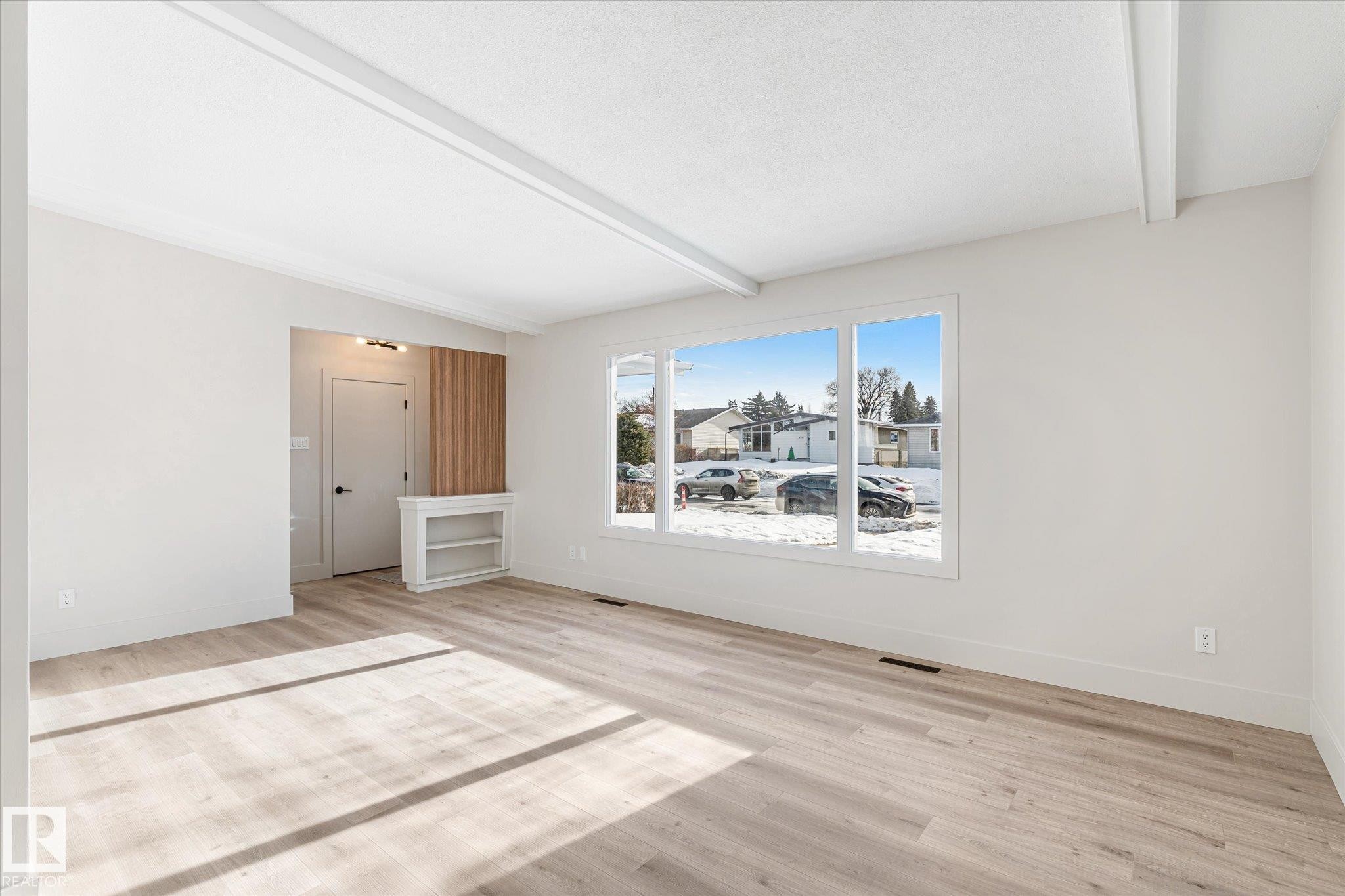 5504 94A Avenue, Edmonton, AB - Indoor