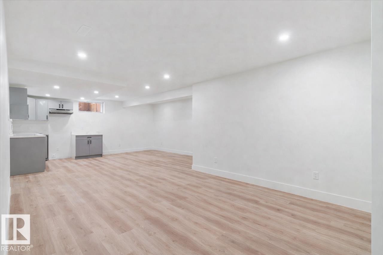 5504 94A Avenue, Edmonton, AB - Indoor