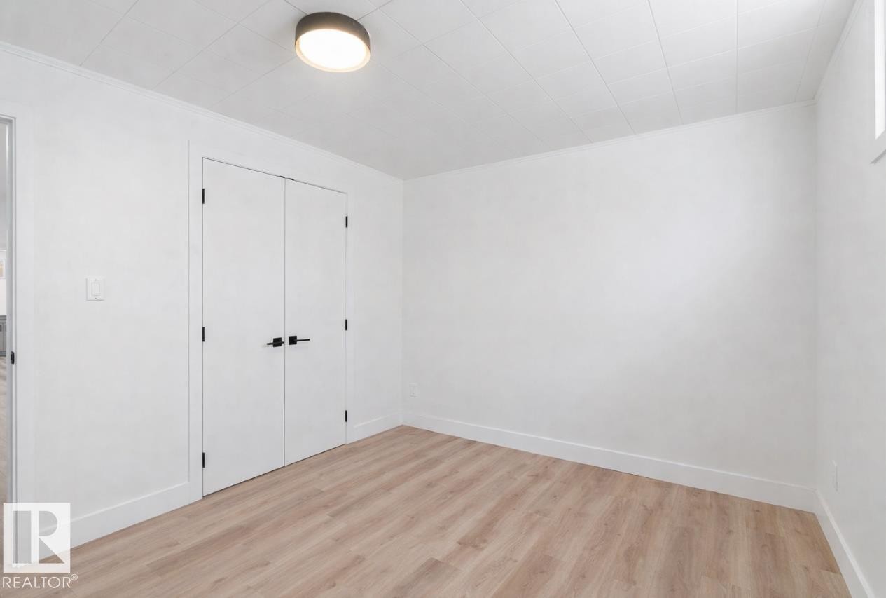 5504 94A Avenue, Edmonton, AB - Indoor Photo Showing Other Room