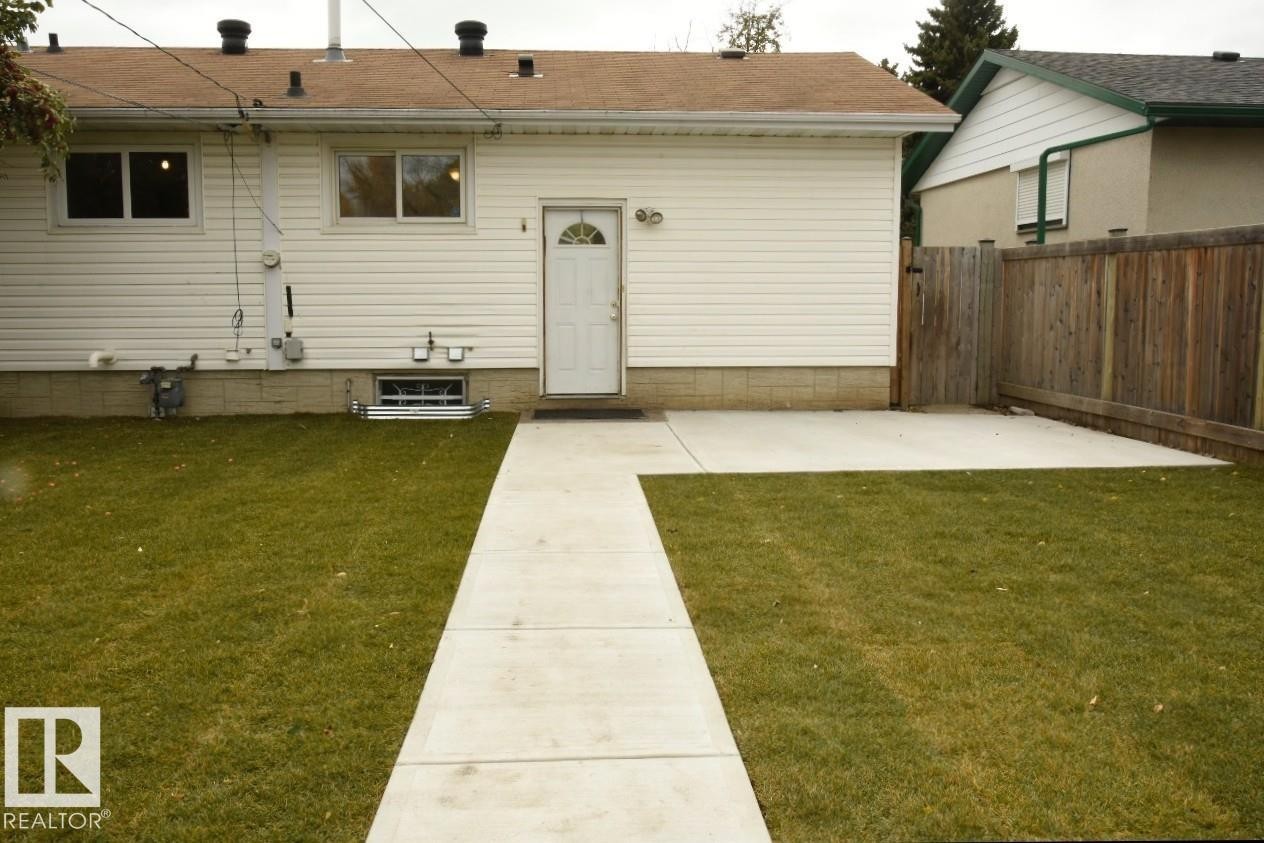 5504 94A Avenue, Edmonton, AB - Outdoor With Exterior