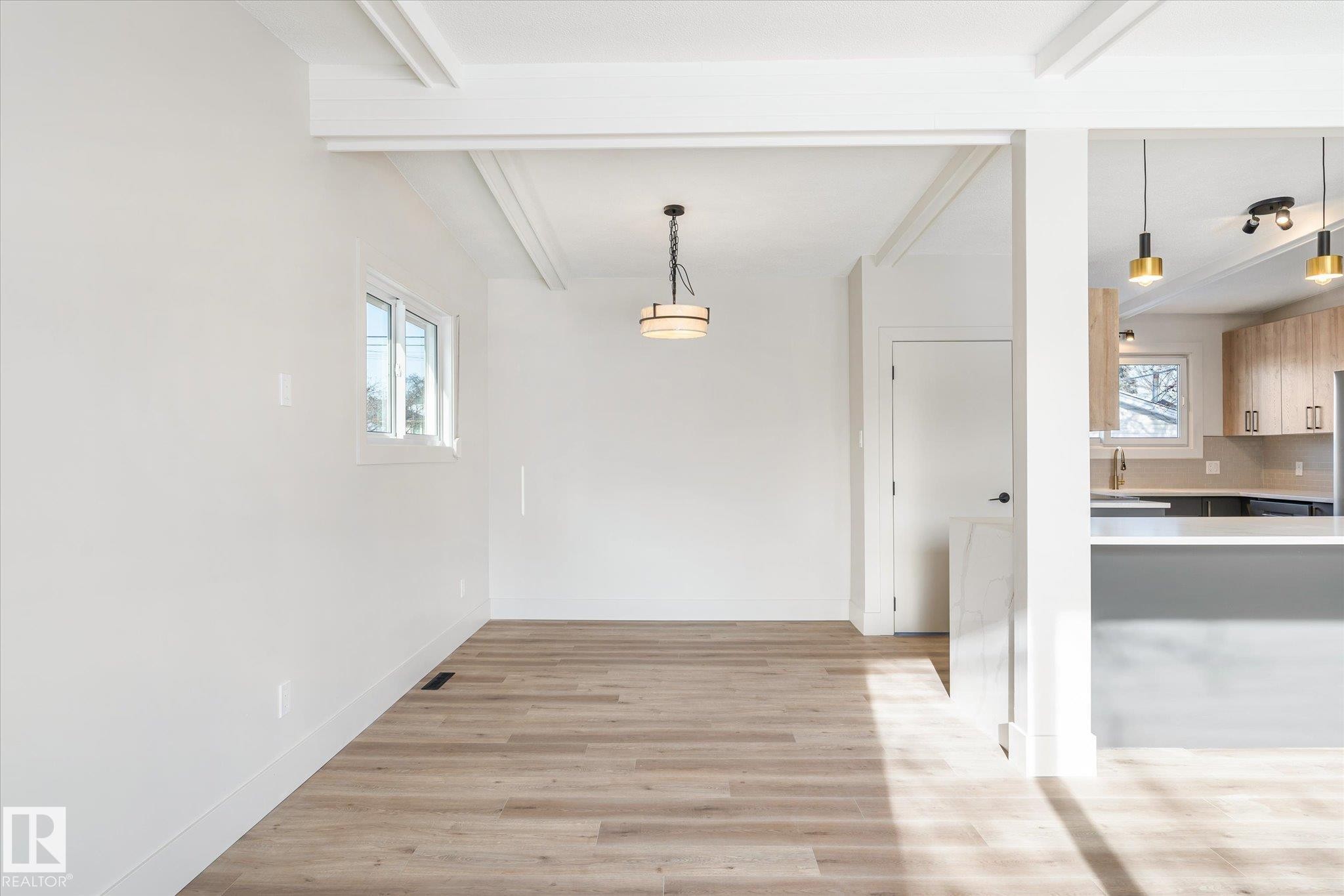 5504 94A Avenue, Edmonton, AB - Indoor Photo Showing Other Room
