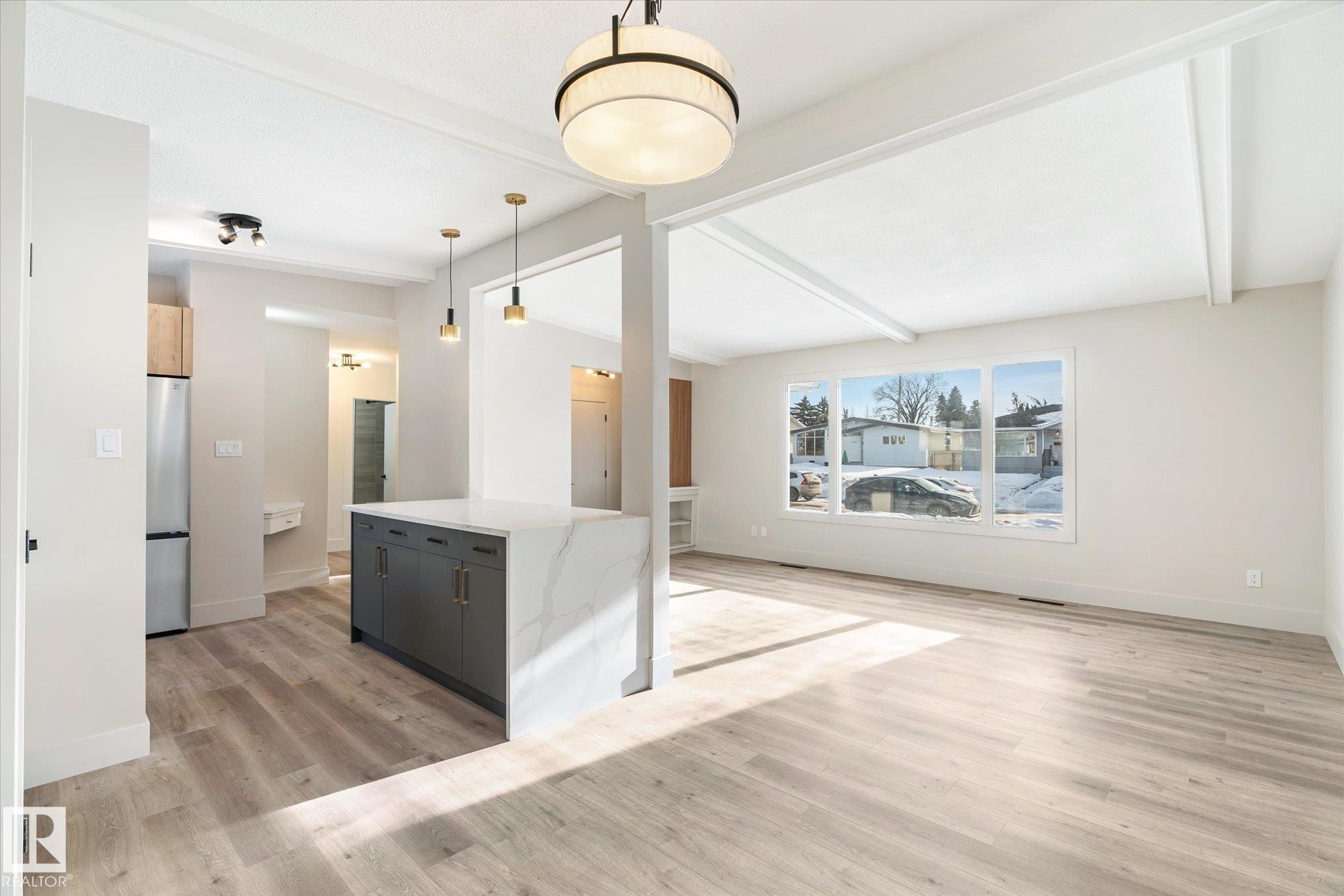 5504 94A Avenue, Edmonton, AB - Indoor